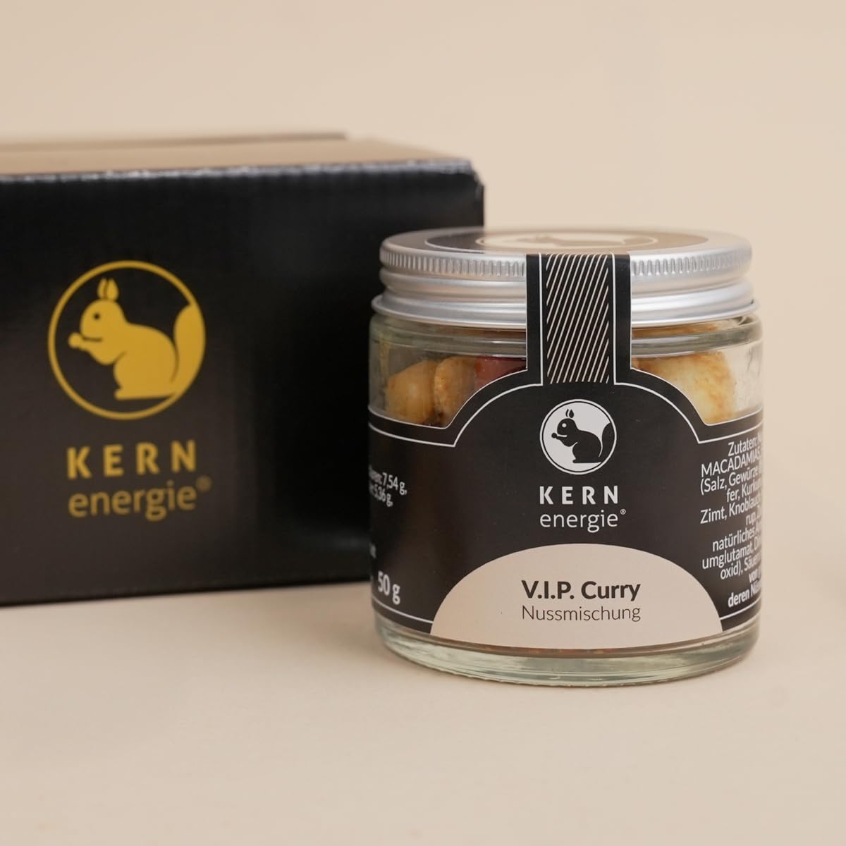 KERNenergie edles Geschenkset | 4 Nussmischungen in praktischen Schraubgläsern - würzig, salzig & süß ideal zum Verschenken | Geschenkverpackung schwarzer Karton