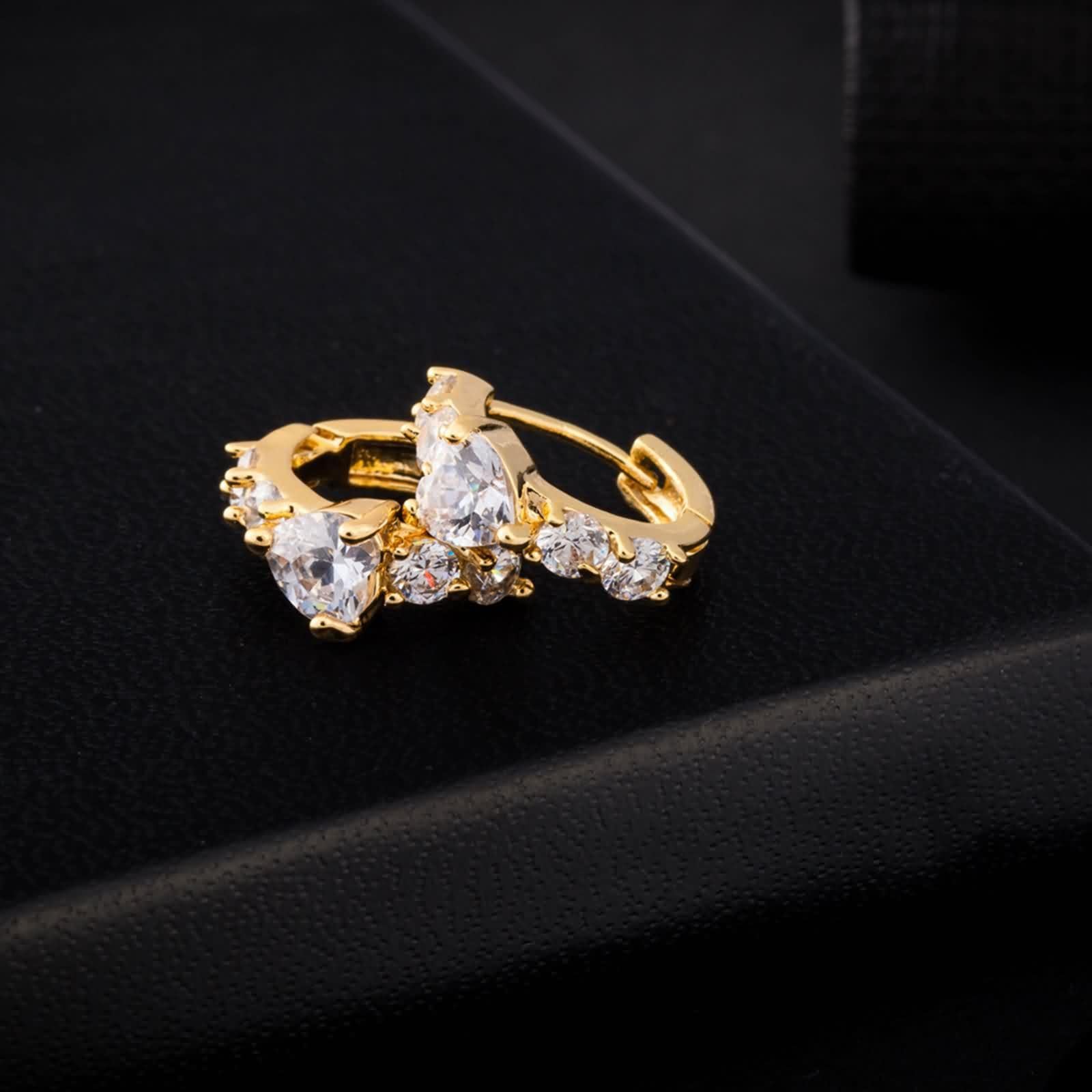Pendientes de oro amarillo de 9 quilates 375 para mujer, pendientes de aro de Moissanit Hoop con corazón tallado en corazón, oro de 9 quilates, pequeños con moissanite