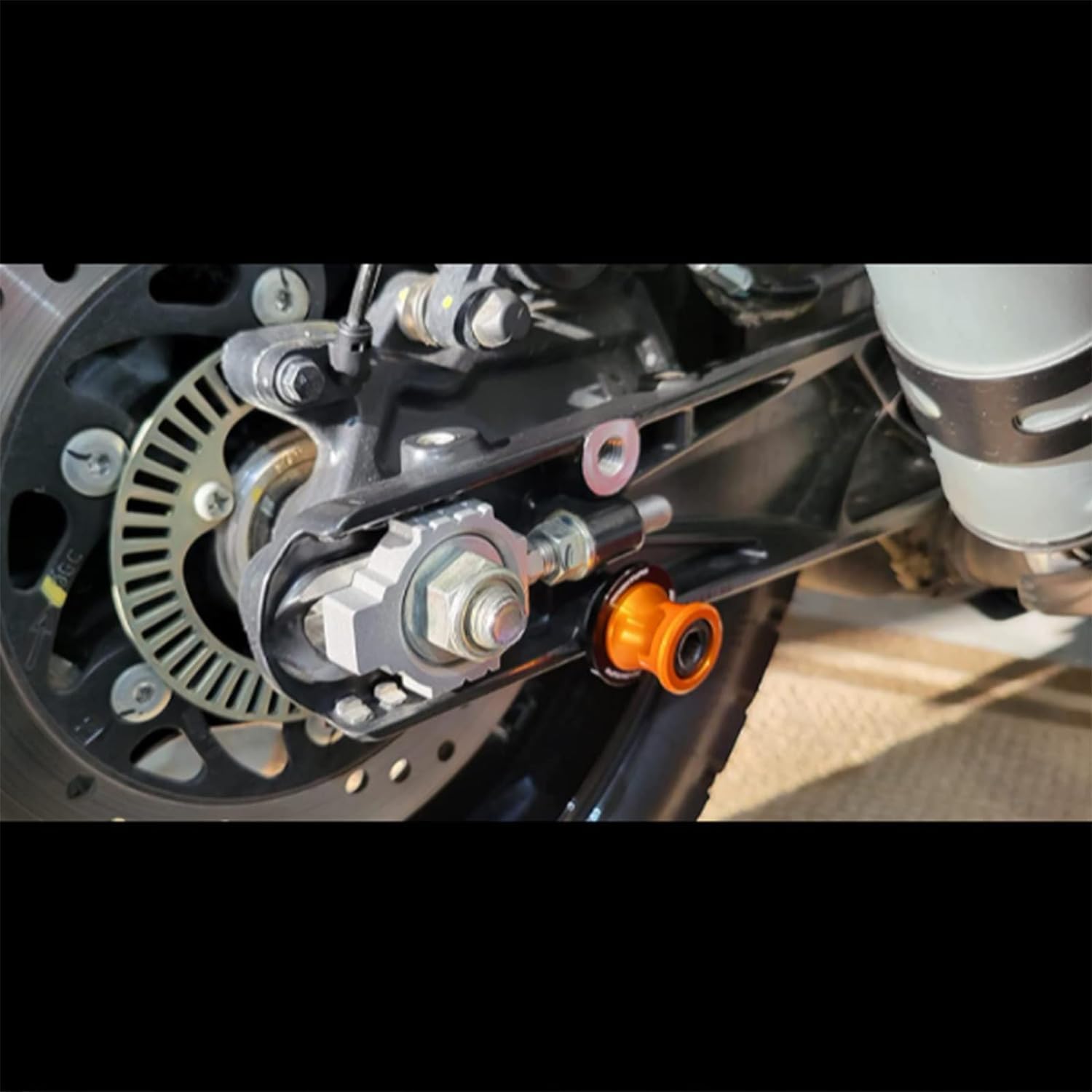 2pcs M10 Nottolini Cavalletto Moto Accessori per 390 790 890 990 1050 1090 1190 1290 Adventure accessori moto Forcellone Posteriore Cavalletto Appoggi Per 690 SMC 690 SMC-R (Arancione)