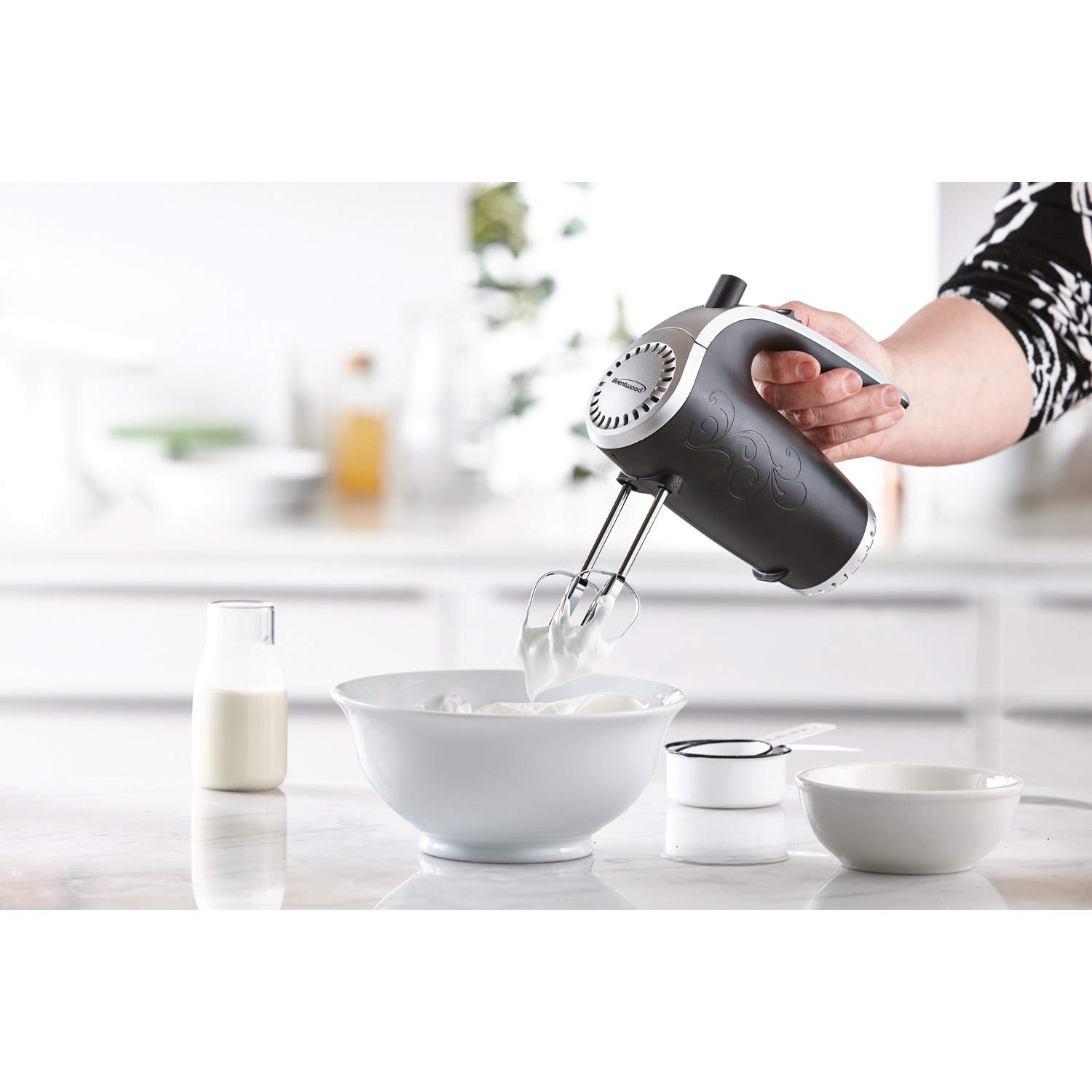 brentwood 5 speed hand mixer