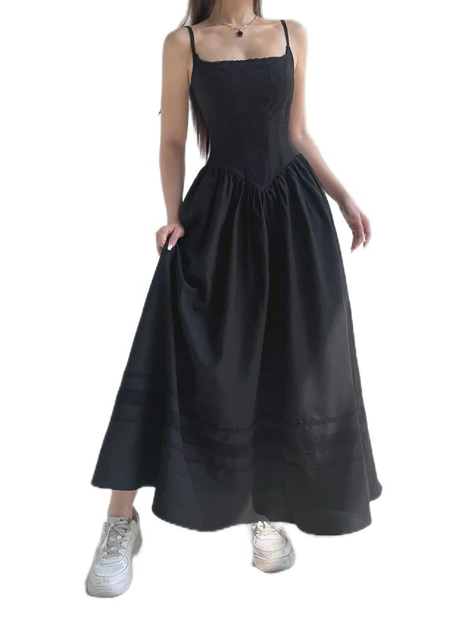 Robe longue gothique grunge avec corset et patchwork dentelle pour look d'été noir