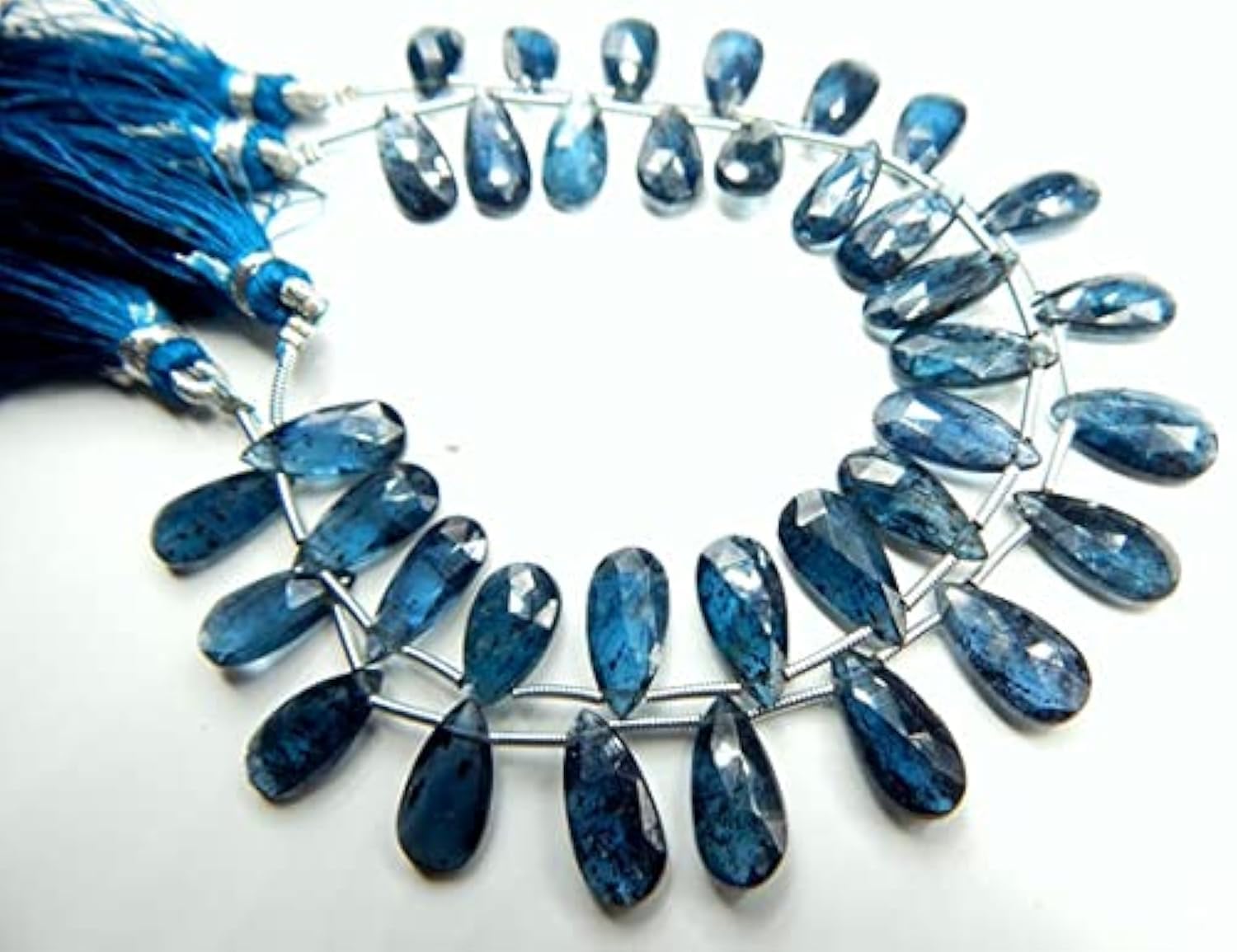 Kyanite mousse poire briolette 15x7mm pierre naturelle facettée