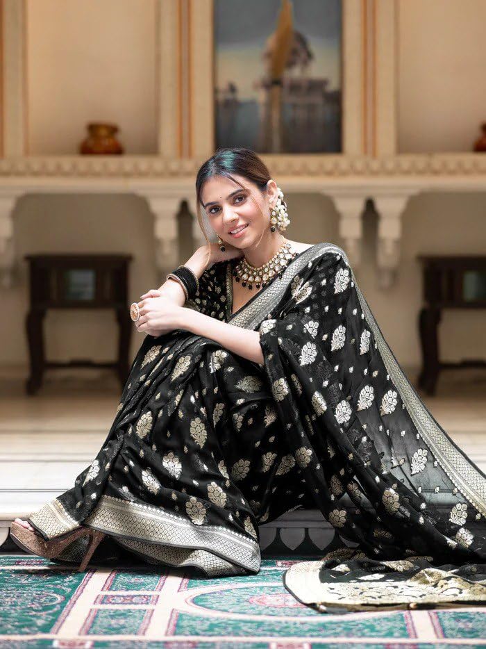 Flosive Women's Kanjivaram Silk Saree With Zari Weaving Work With Blouse Piece (Black)