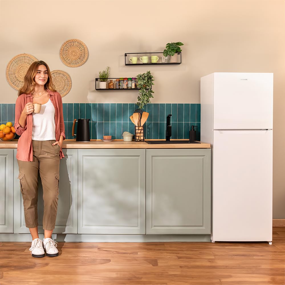 Cecotec Frigorifero Combinato Doppia Porta Bolero CoolMarket 2D 211 White E. Motore Defrost, Bianco 143x54cm, Capacità 211 L, Porta Reversibile, Classe energetica E, Con modalità Fast Freezing.