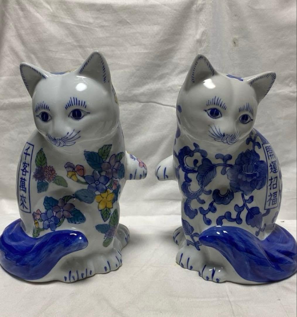 Amazon.co.jp: 伊万里焼 陶磁器製 招き猫置物 2体伝統的な染め付け柄花