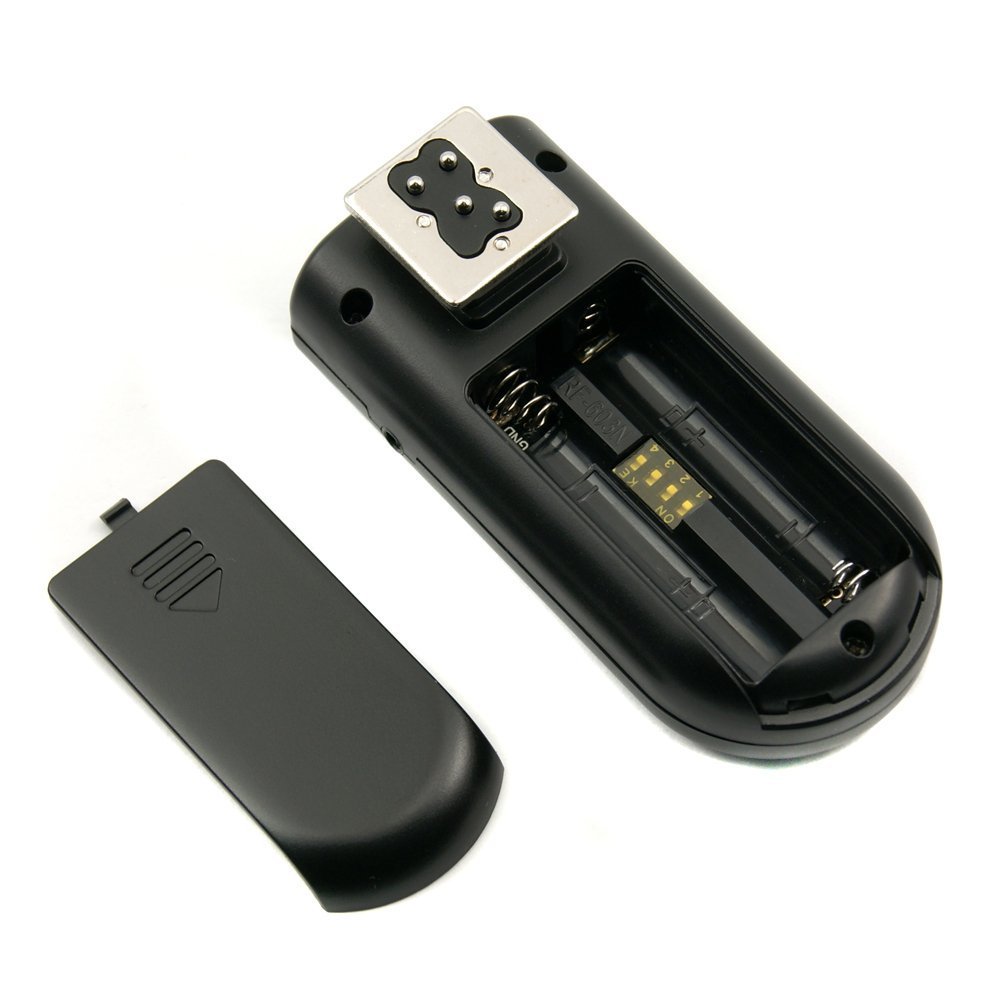Yongnuo RF 603 II /N3 (version II) sans fil déclencheurs 2.4GHz pour flash avec càble pour Nikon D90/D7000/D7100/D5000/D5100/D5200/D3000/D3100/D3200/D600