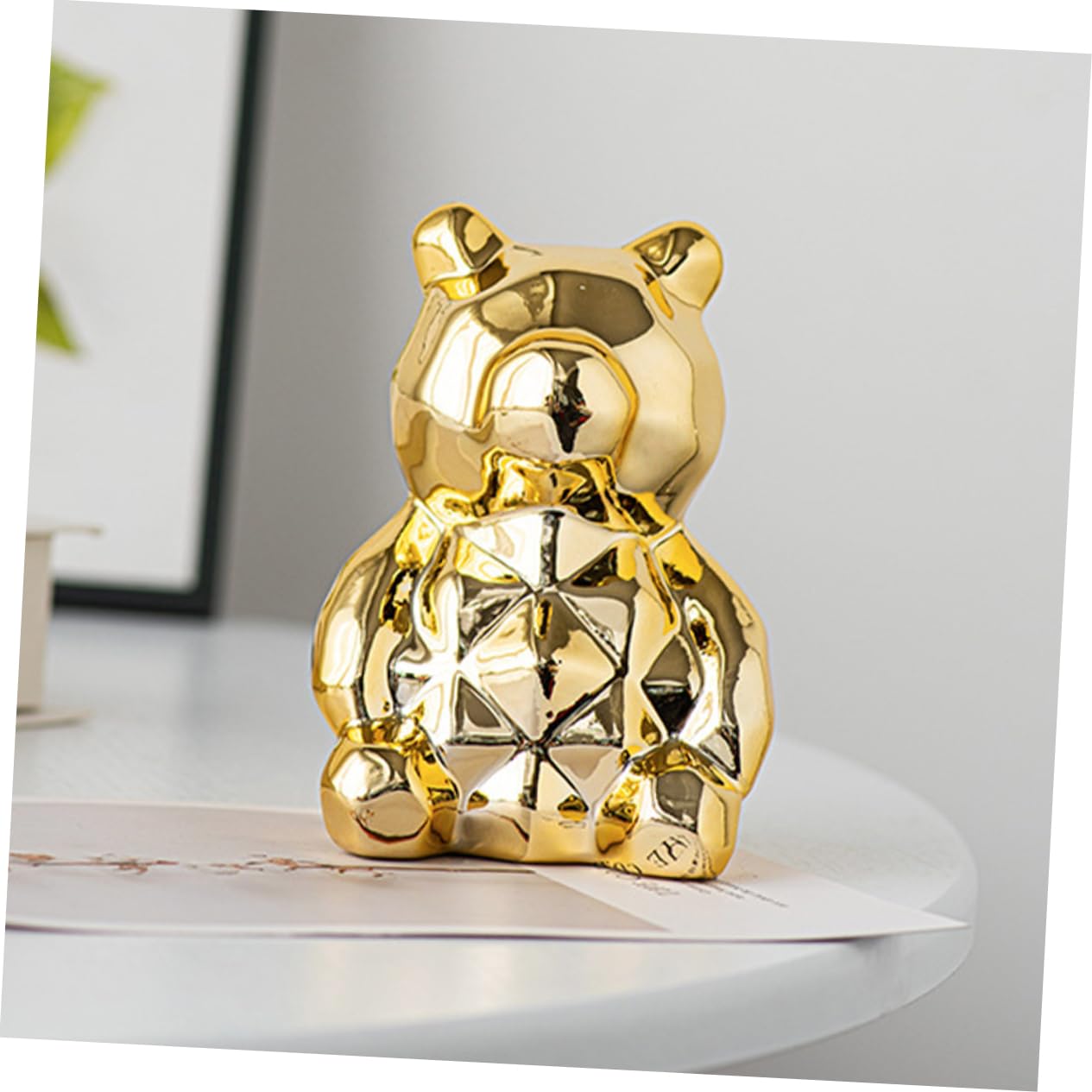 Amazon｜VINTORKY 製クマの置物 繊細な動物アートクラフト インテリア