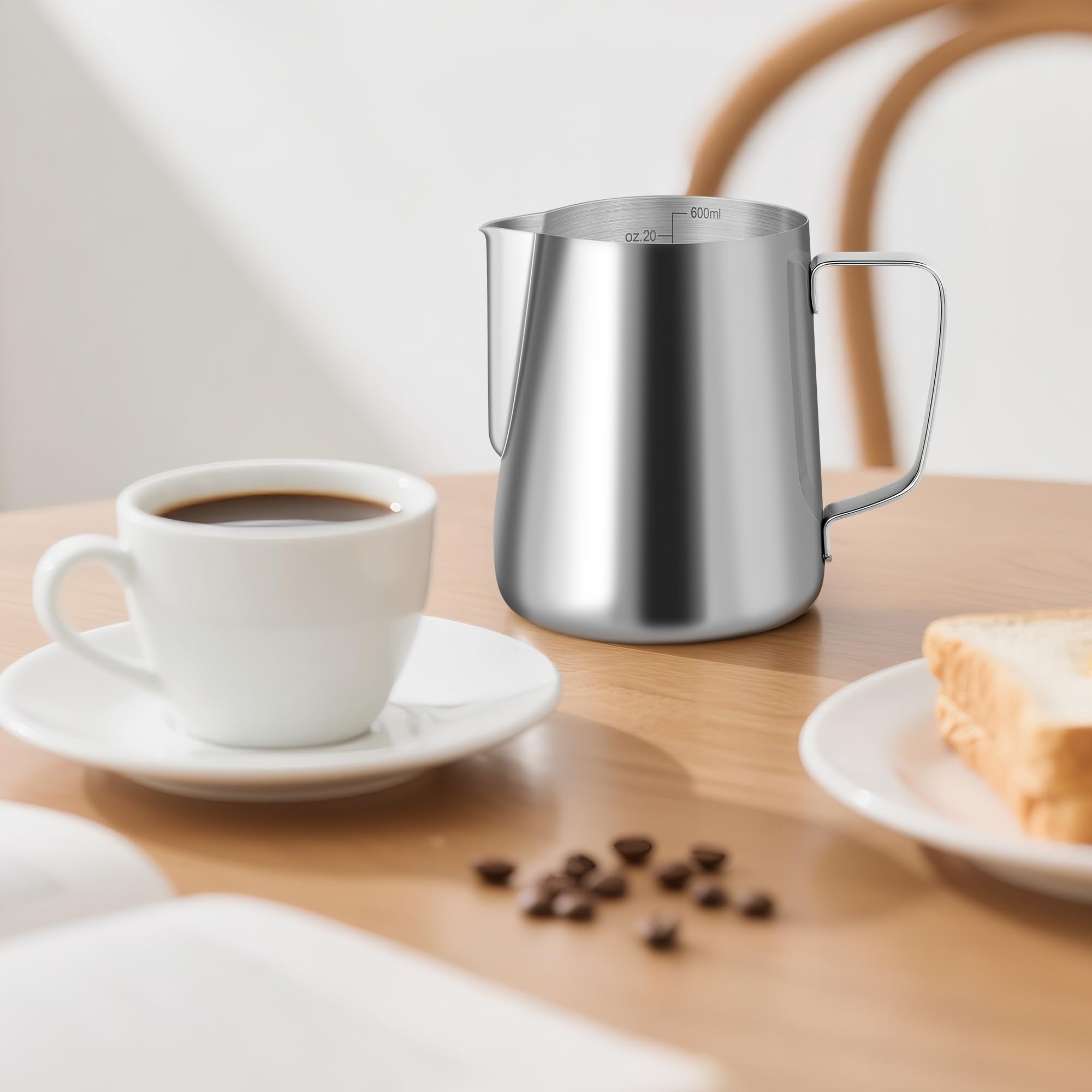 Milchkännchen, 600ml Milchkännchen Edelstahl mit Messung Mark, Milchkanne für Cappuccino, Espresso, Latte Art, Kaffeeliebhabe, 20 FL.oz