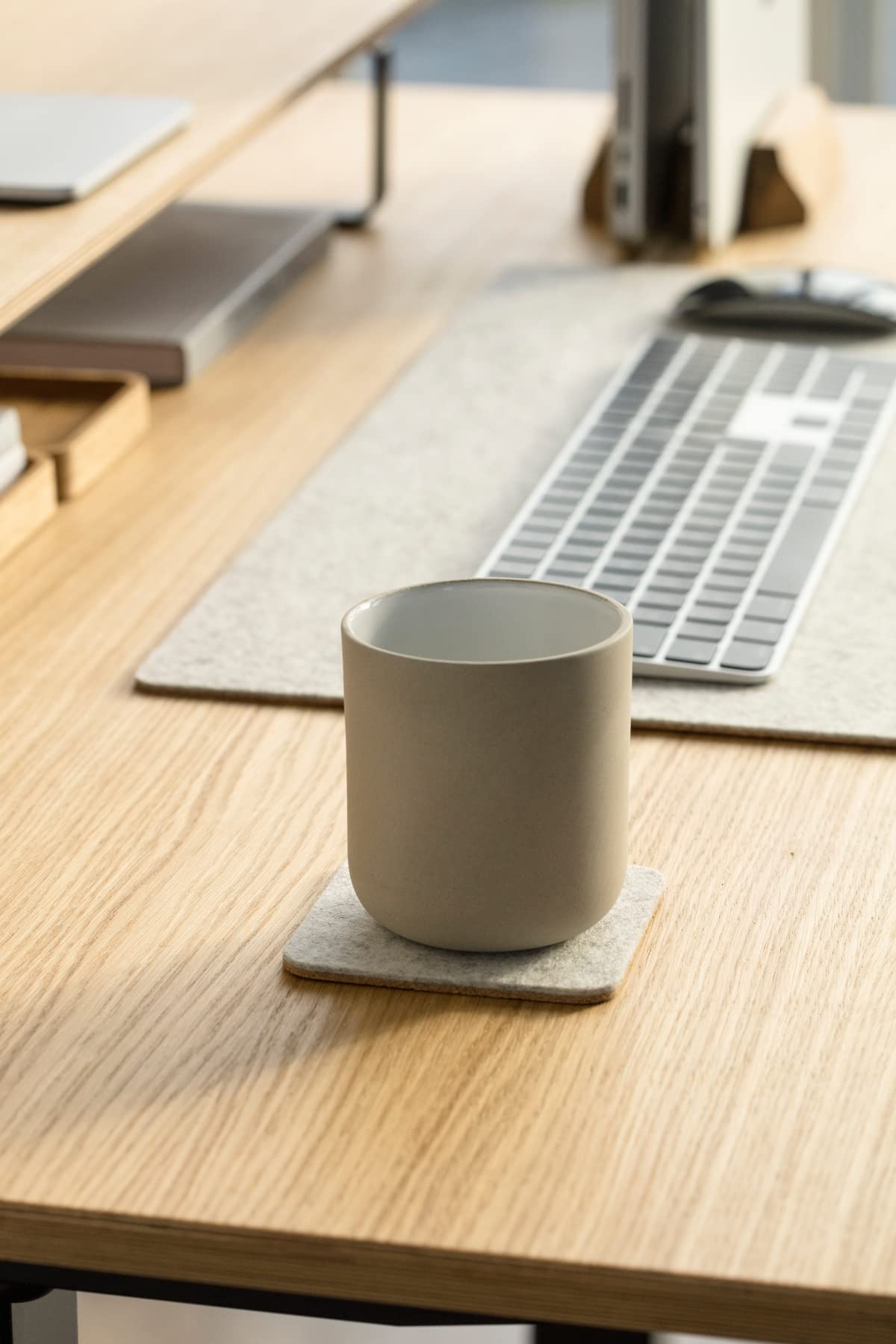 Oakywood Felt and Cork Cup Coasters for Desk Protection and High Temperature Insulation Absorbent Handmade 100% Natural Materials Merino Wool 95x95mm Grey 1 Set x 4Pcs - Image 4