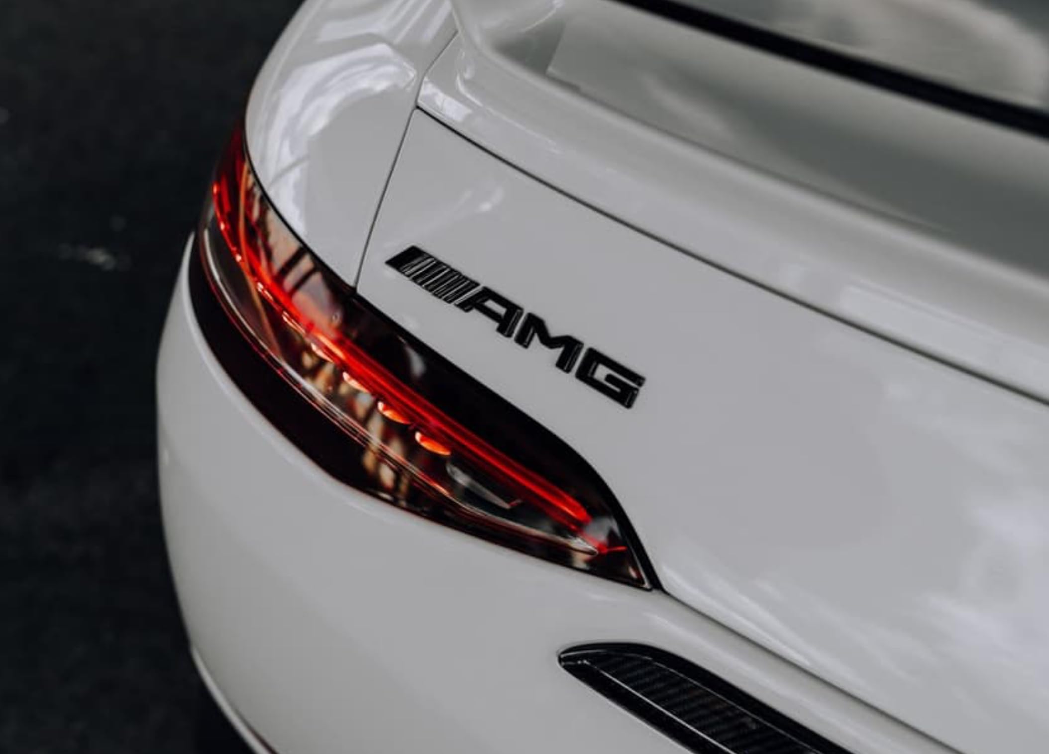 AMG Emblema Mercedes Benz Original Insignia Color Negro A2068174700