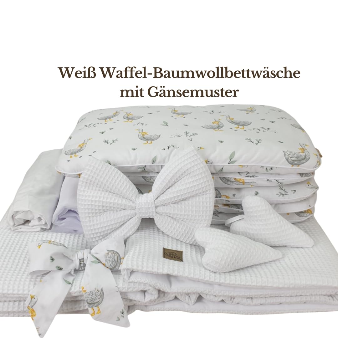 WIKLINOPOL Lena - Cuna de mimbre con ruedas, colchón, dosel y ropa de cama de tela de waffari con animales de safari, hecha a mano, cesta de moisés gris