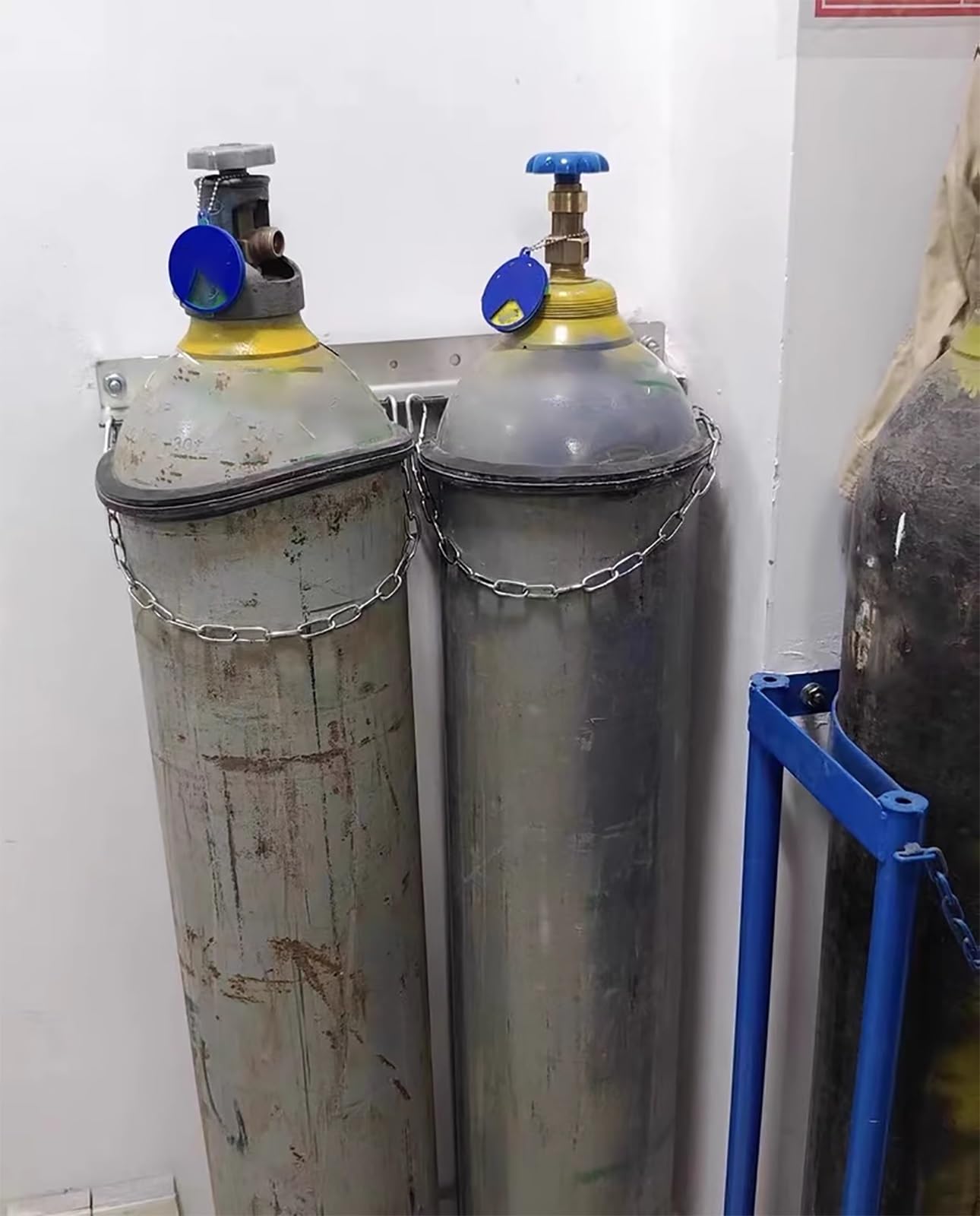 Soporte de Pared para Tanques de nitrógeno y propano, Soporte de Cadena Ajustable para Cilindros, Ideal para el hogar, el Laboratorio y la fábrica: solución Segura para el Almacenamiento de