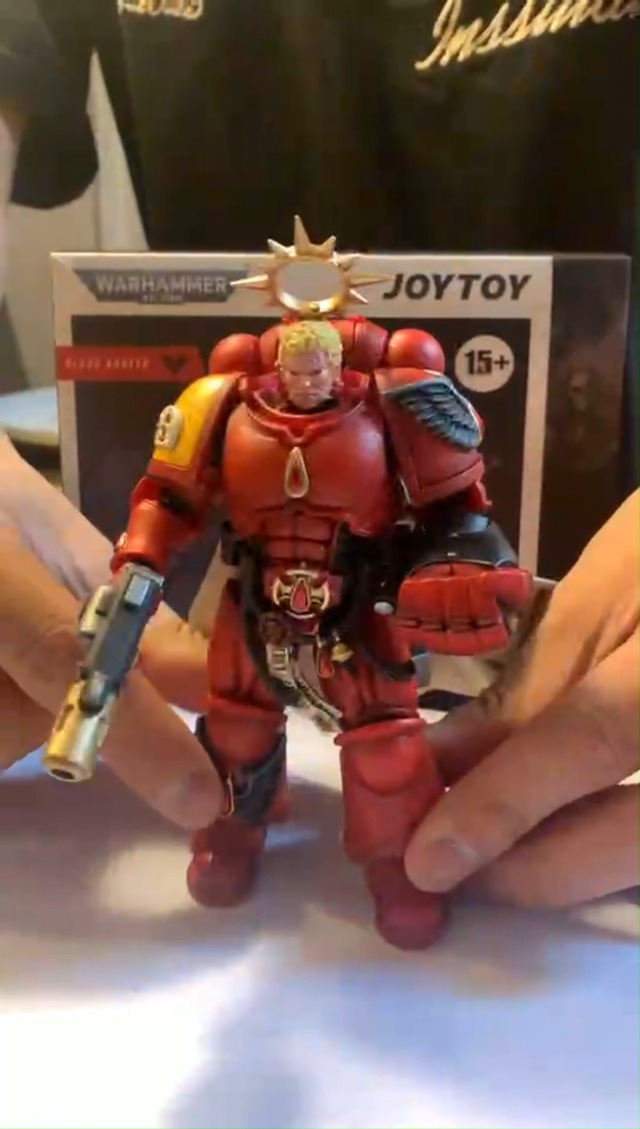 Amazon.com: JOYTOY 1/18 Warhammer 40,000 Action Figure Blood