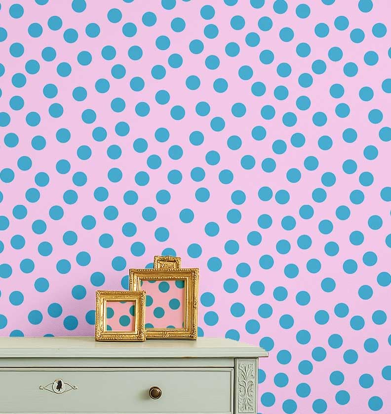 Papier peint à pois S4Sassy pour rénover facilement une chambre d'enfant sans colle