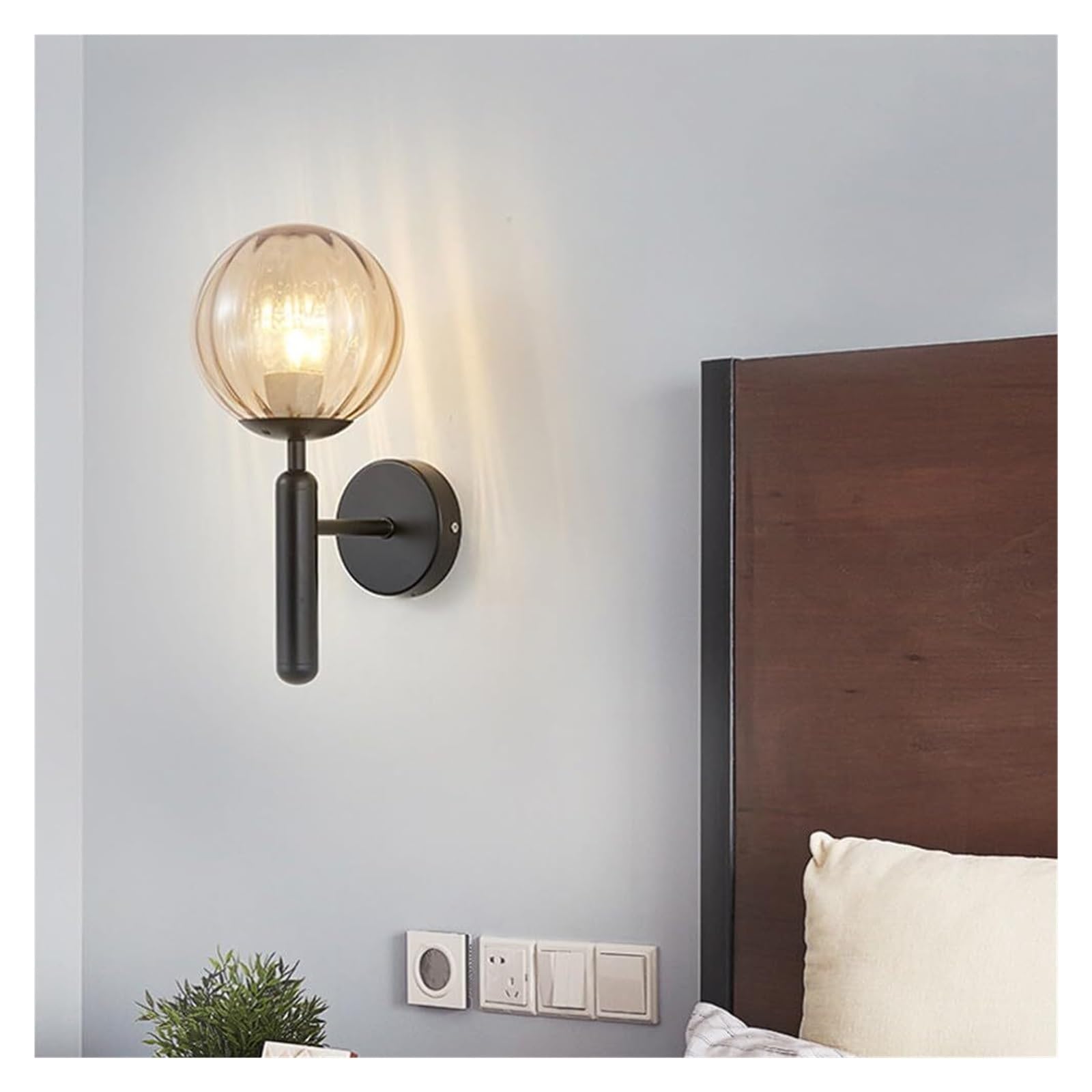 SXSCARKX Modern 1-Light Wall Sconces Gold Light Fixture with Streak Amber Glass Globe Lampshade Iron Armed Sconce Minimalist Design Lamp for Bedroom Living Room E27(D,Streak Amber)