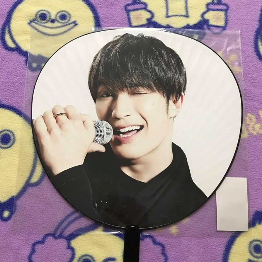 ジェシー うちわ Amazon.co.jp: sixtones ジェシー ジャンボうちわ 2枚セット公式