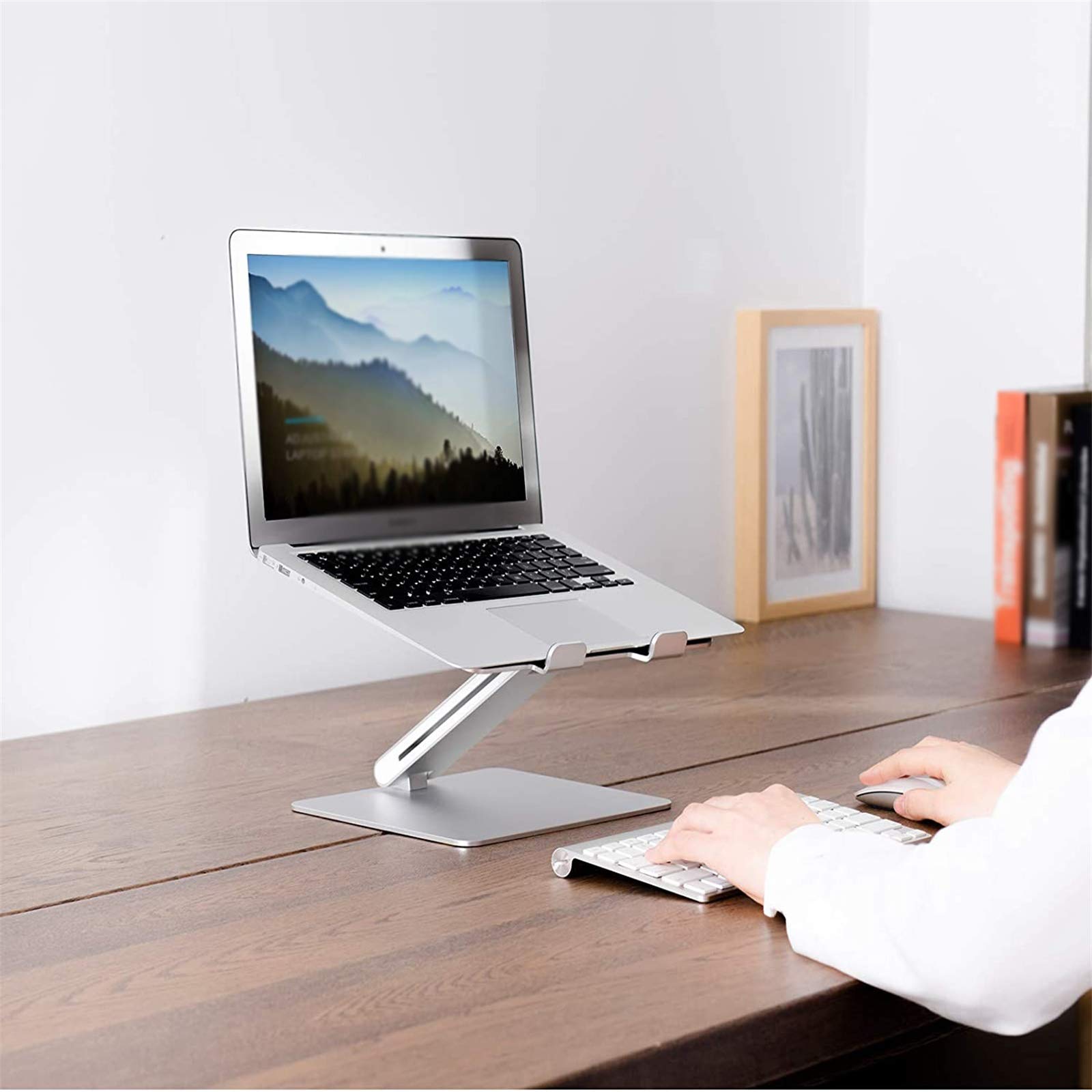 Supporto PC Portatile,Supporto per Laptop Alluminio Ventilato Porta Notebook, Raffreddamento Regolabile Porta PC, Leggero Notebook Riser Compatibile con 10-17pollici Laptop/Tablet
