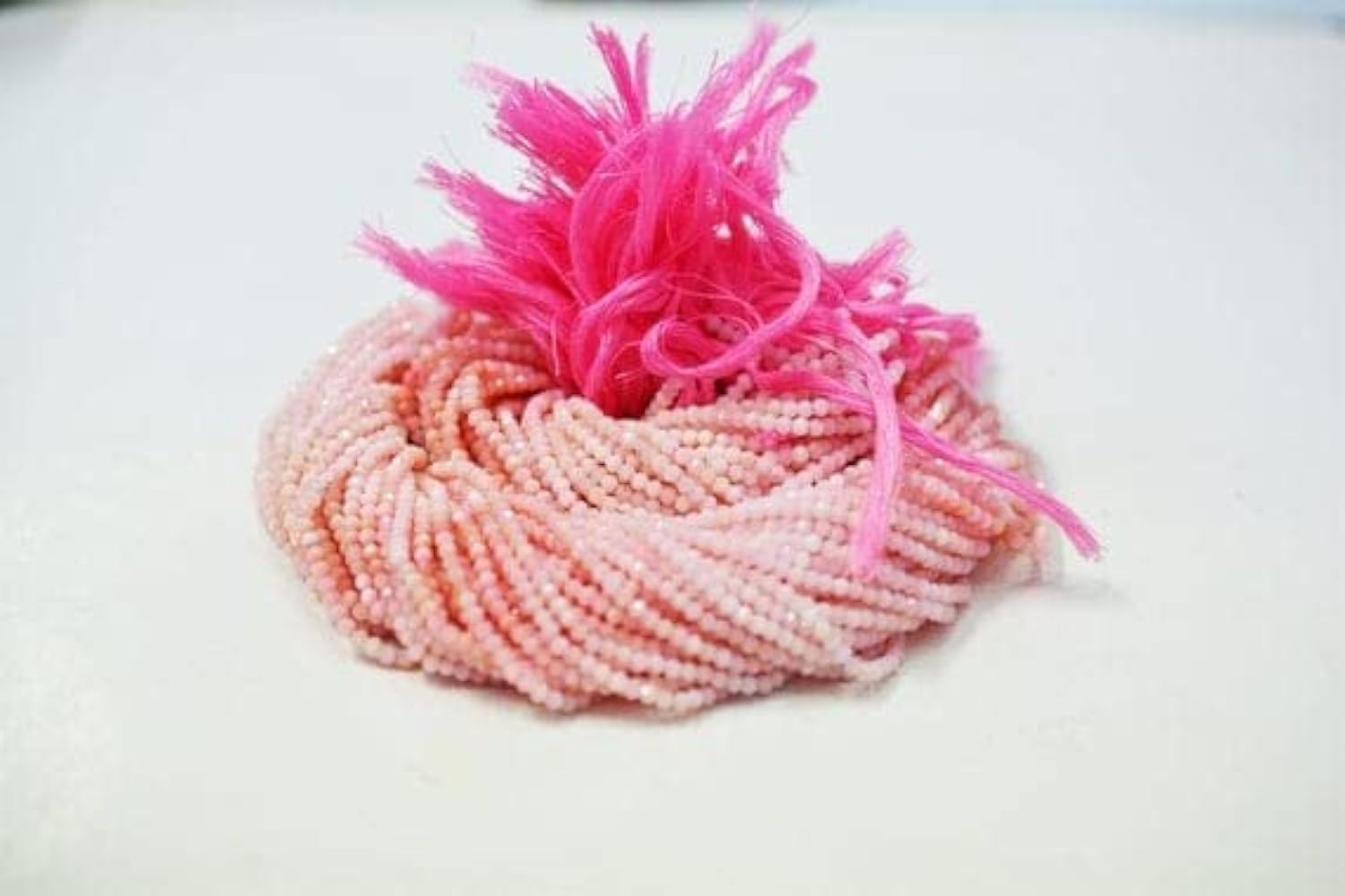 Opale rose naturelle en fil de perles de précision pour concevoir un cadeau d'anniversaire fait main