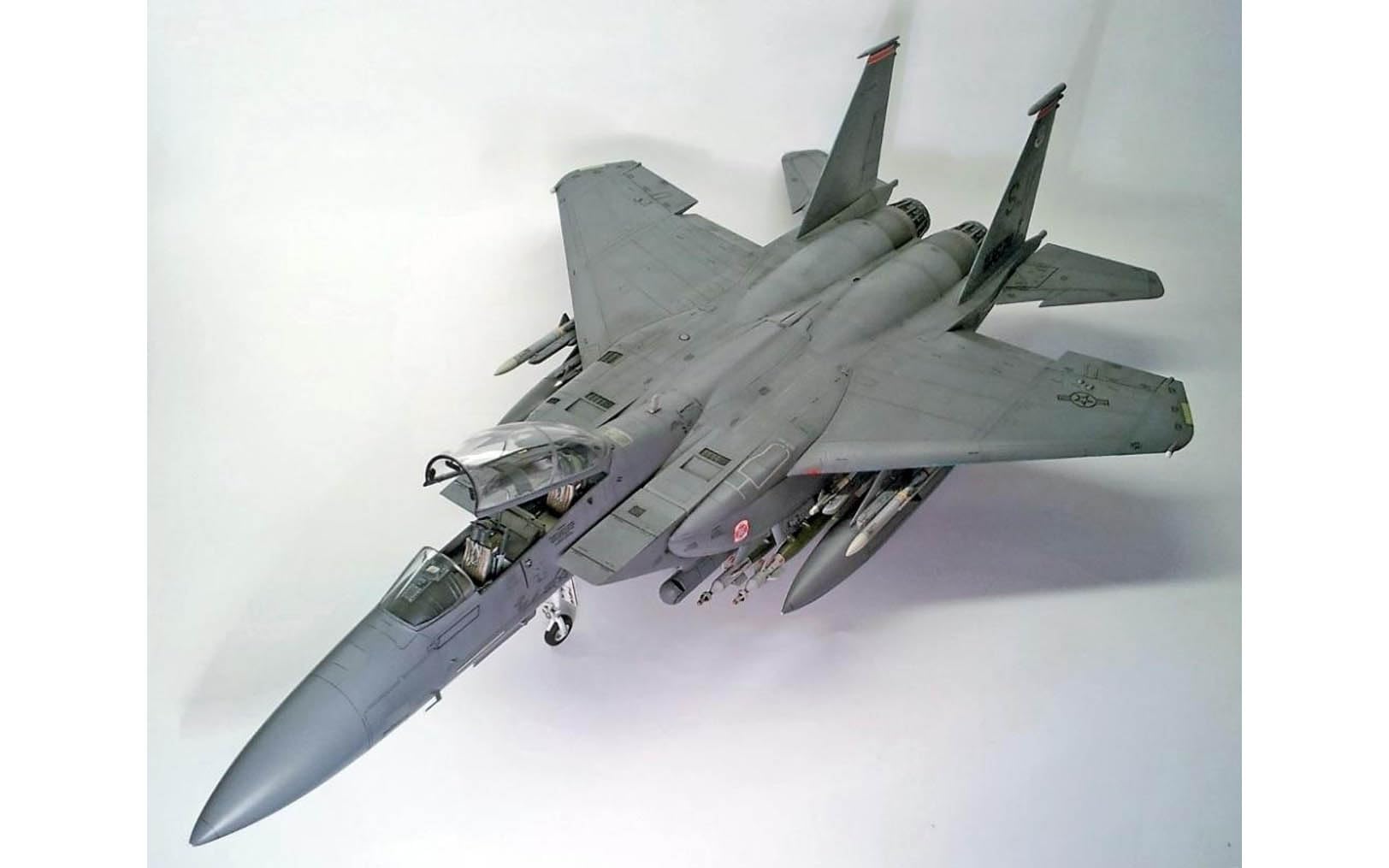 Amazon | アカデミーホビーモデルキット – 1/48 USAF F-15E「シーモア