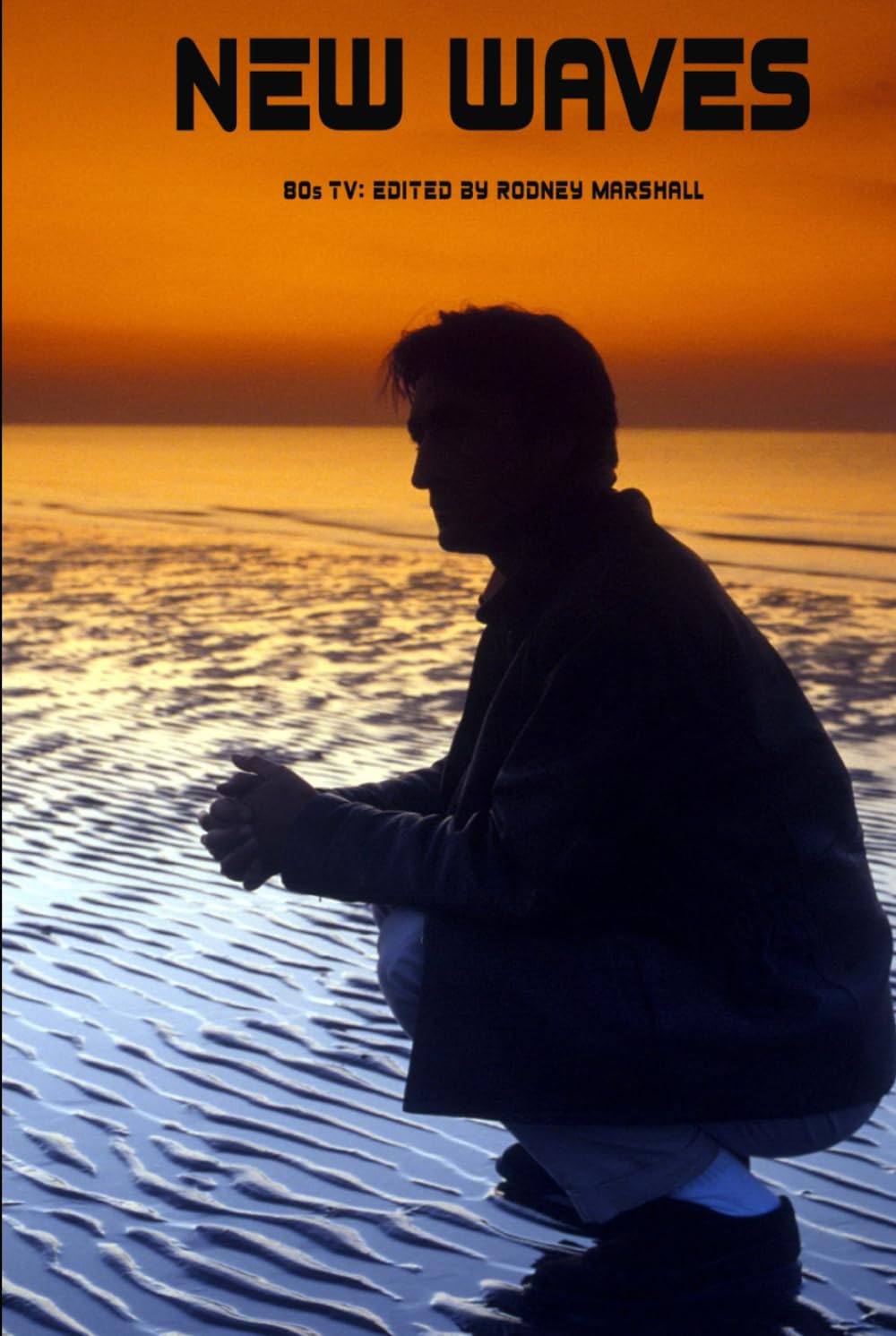 Livre New Waves 1980s TV in Britain parfait pour vos soirées de lecture culturelle