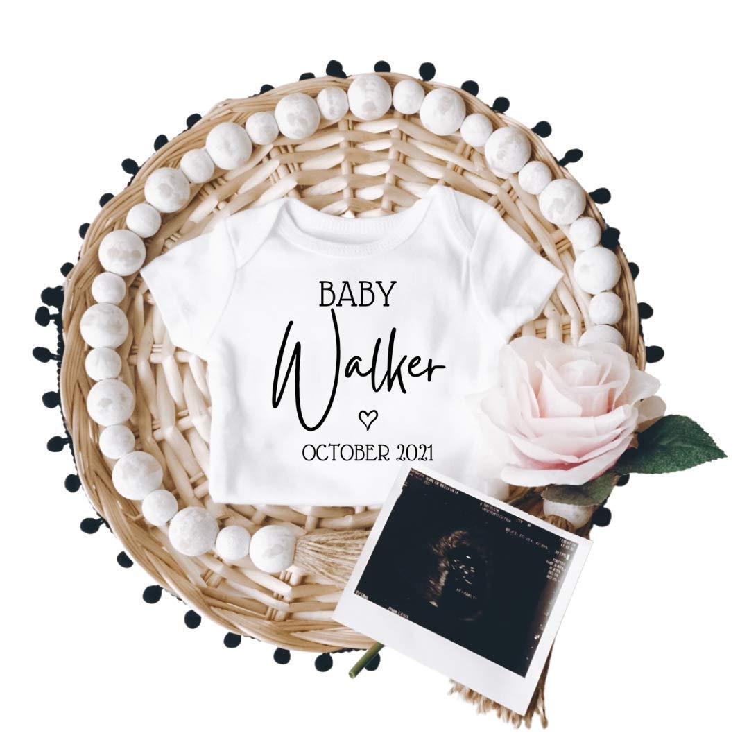 Personalized Baby Announcement Onesie Custom Baby Name Bodysuit Cute Pregnancy Reveal Outfit for New Parents Gender Neutral Gift