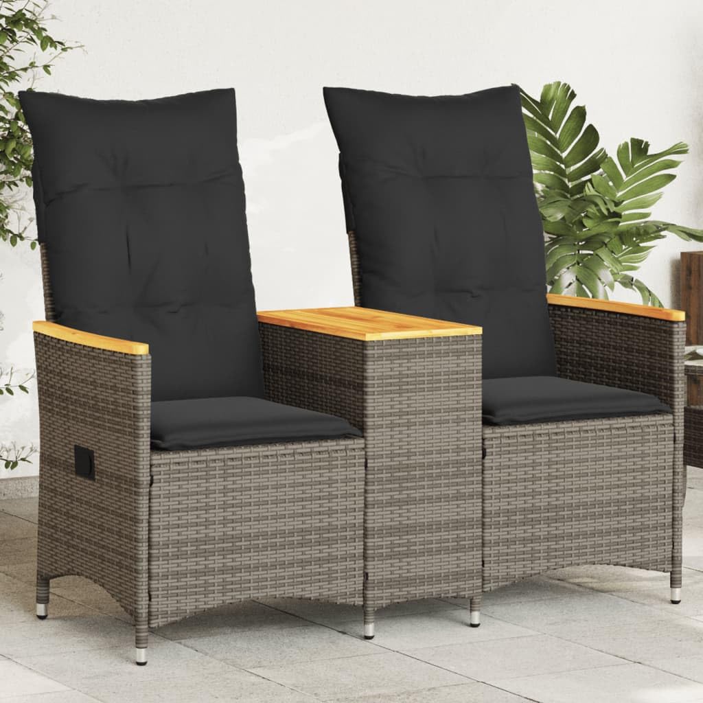 Gartensofa 2-Sitzer Verstellbar mit integriertem Tisch Grau Poly Rattan Gartenbank mit Auflagen Relaxsofa für Terrasse und Balkon Bequeme Sitzgruppe aus PE-Rattan und Akazienholz