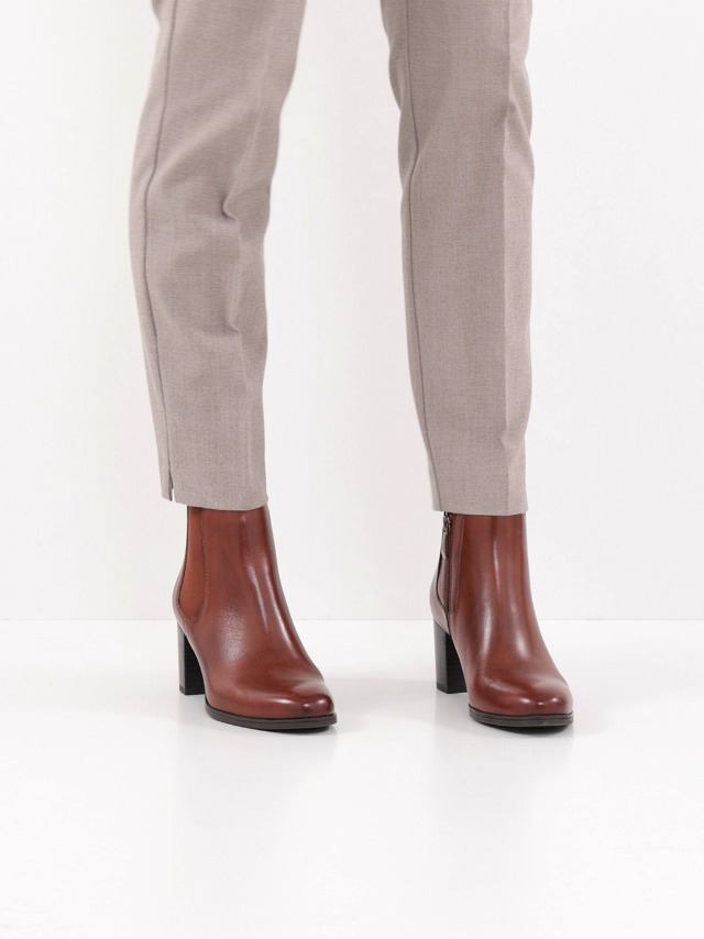 Tamaris Dames Chelseaboot 1-25377-41 001 smal Maat: 39 EU Tamaris Dames Chelseaboot 1-25377-41 001 smal Maat: 39 EU