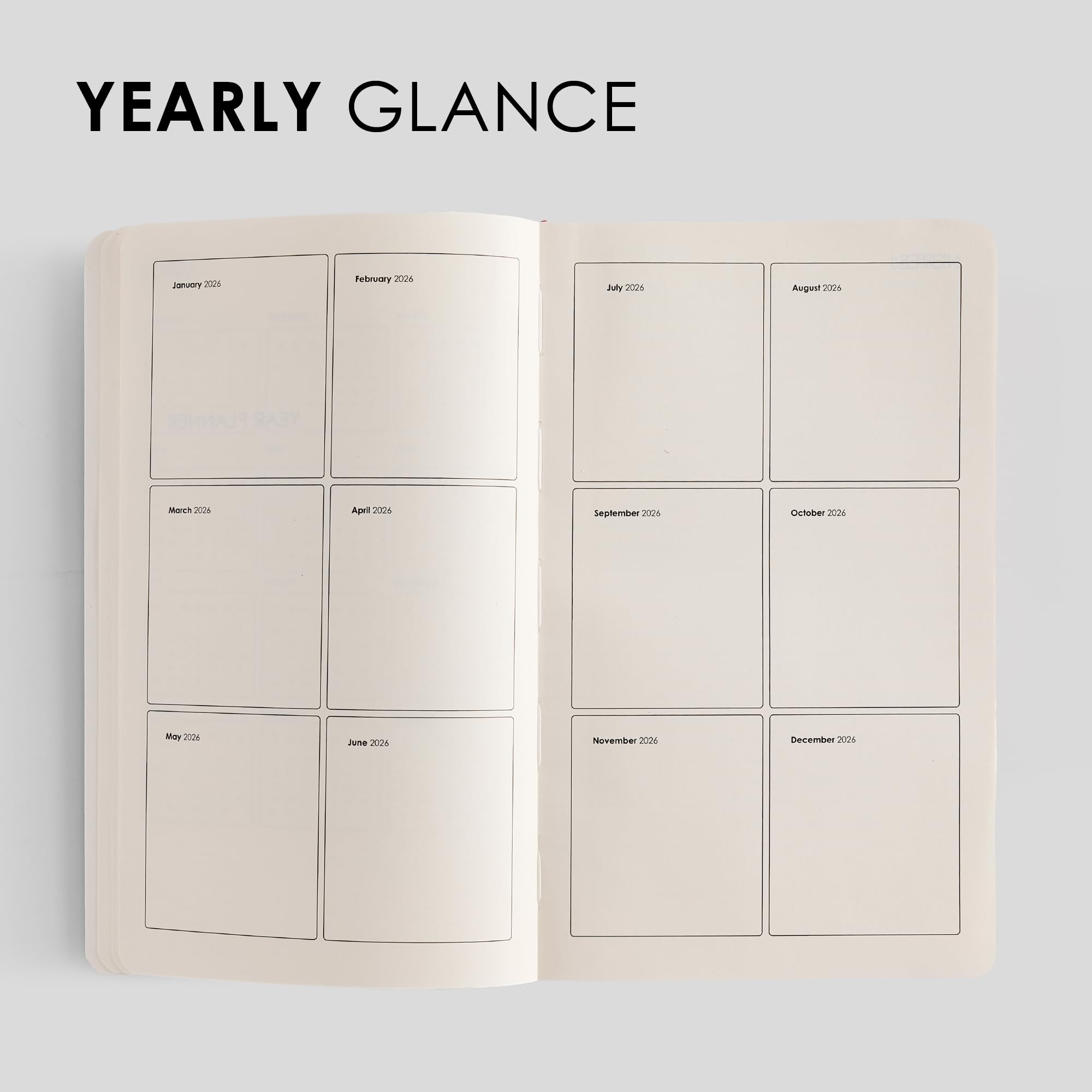 myPAPERCLIP Tagesplaner 2026, datiert, Einband aus italienischem veganem Leder, 384 Seiten, 80 g/m², Medium (12,7 x 21 cm), flach gelegt, Lesezeichen und Gummibandverschluss, Schwarz