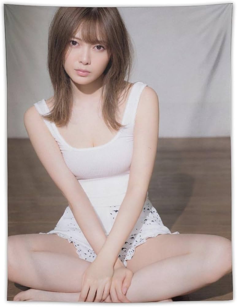 Amazon.co.jp: 白石麻衣(乃木坂46) グラビア画像写真のタペストリー