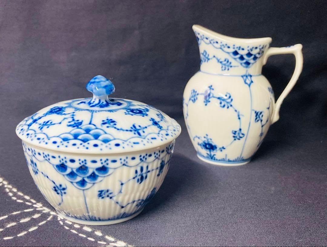 ロイヤルコペンハーゲンブルーフルーテッドプレインリーフ型