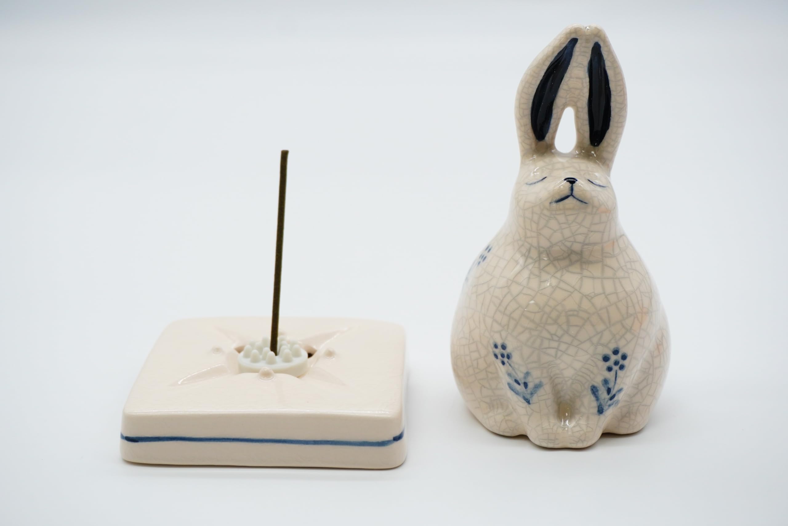 Amazon｜うさぎ香炉 墨貫入 かわいいウサギ型の香炉 陶器製 ミニ寸