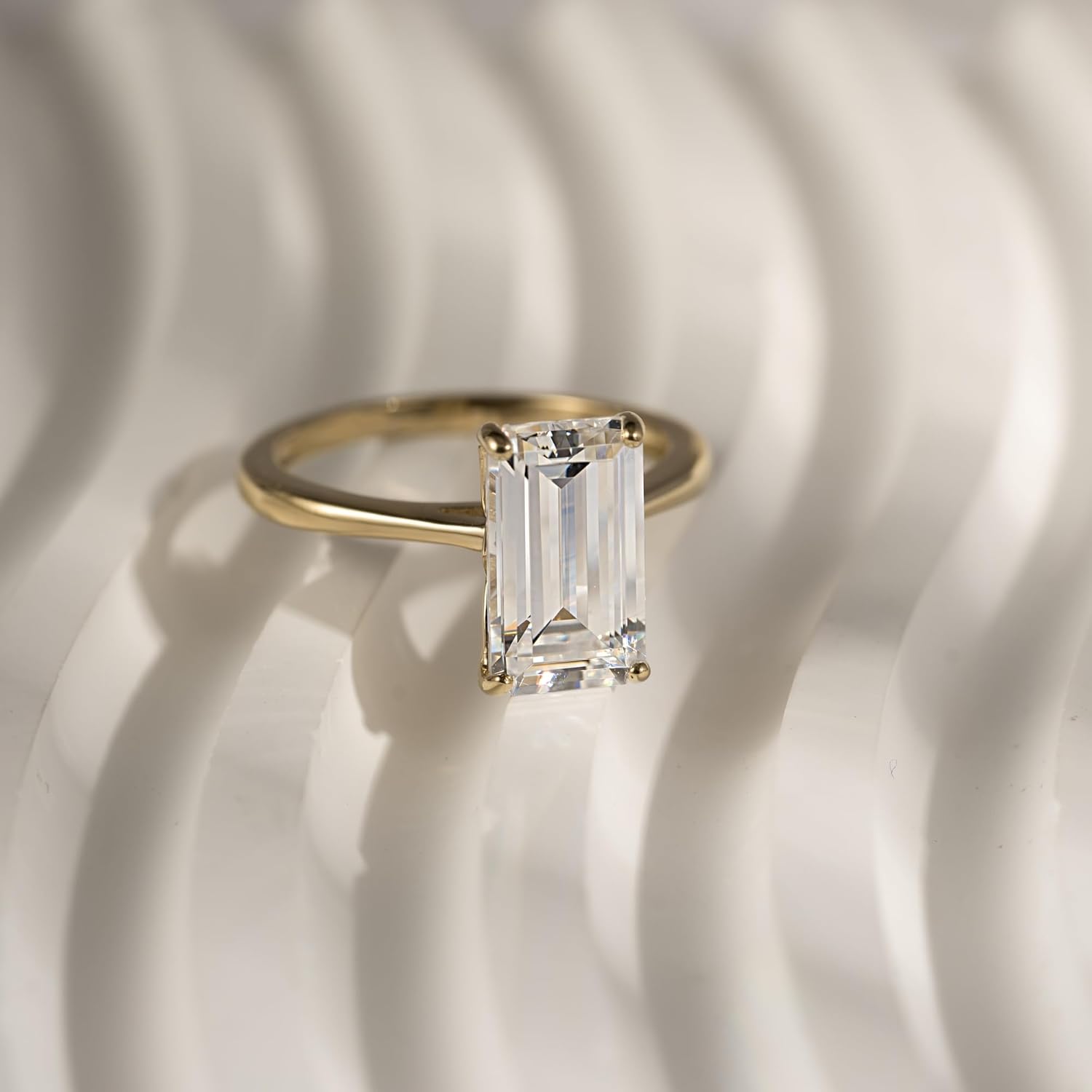 DIAMONBLISS Marilyn Monroe 10-Carat Big Solitaire Ring For Women | 14K Gold Plated 925 Sterling Silver Glamorous Cocktail Ring | 100 Facet Cubic Zirconia CZ Simulated Diamond - Image 4