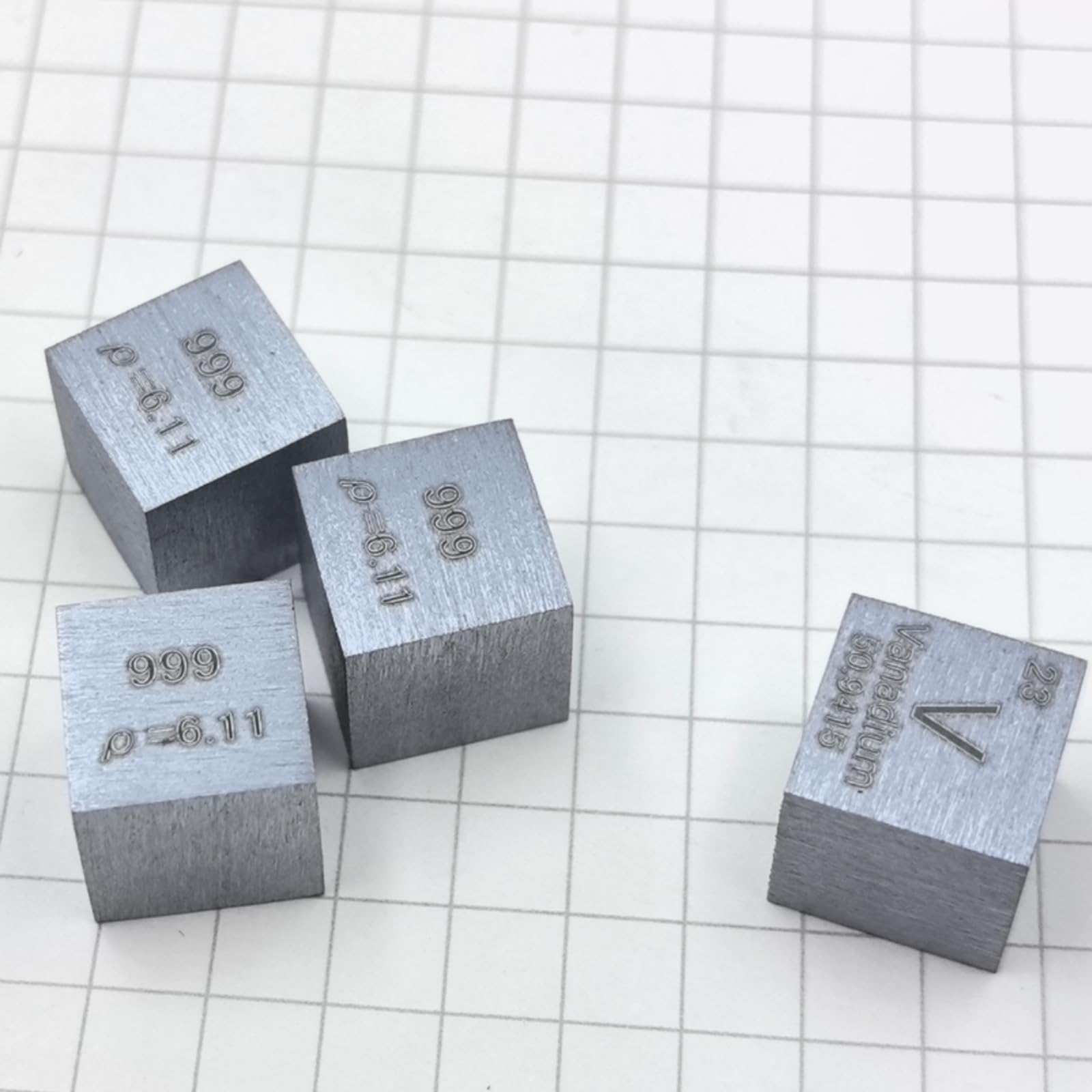 kostka elementów metalowych o wysokiej gęstości, srebrno-szara kostka elementu wanadowego, kilka rozmiarów (25,4 x 25,4 x 25,4 mm)