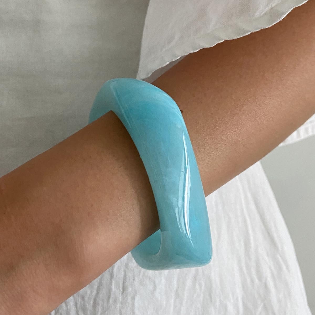 Chunky Gold Bracelet Resin Bangle Bracelets for Women 3Pcs Vintage Acrylic Wide Cuff Bracelet Mixed Metal Sculptural Statement Fashion Jewelry - Image 6