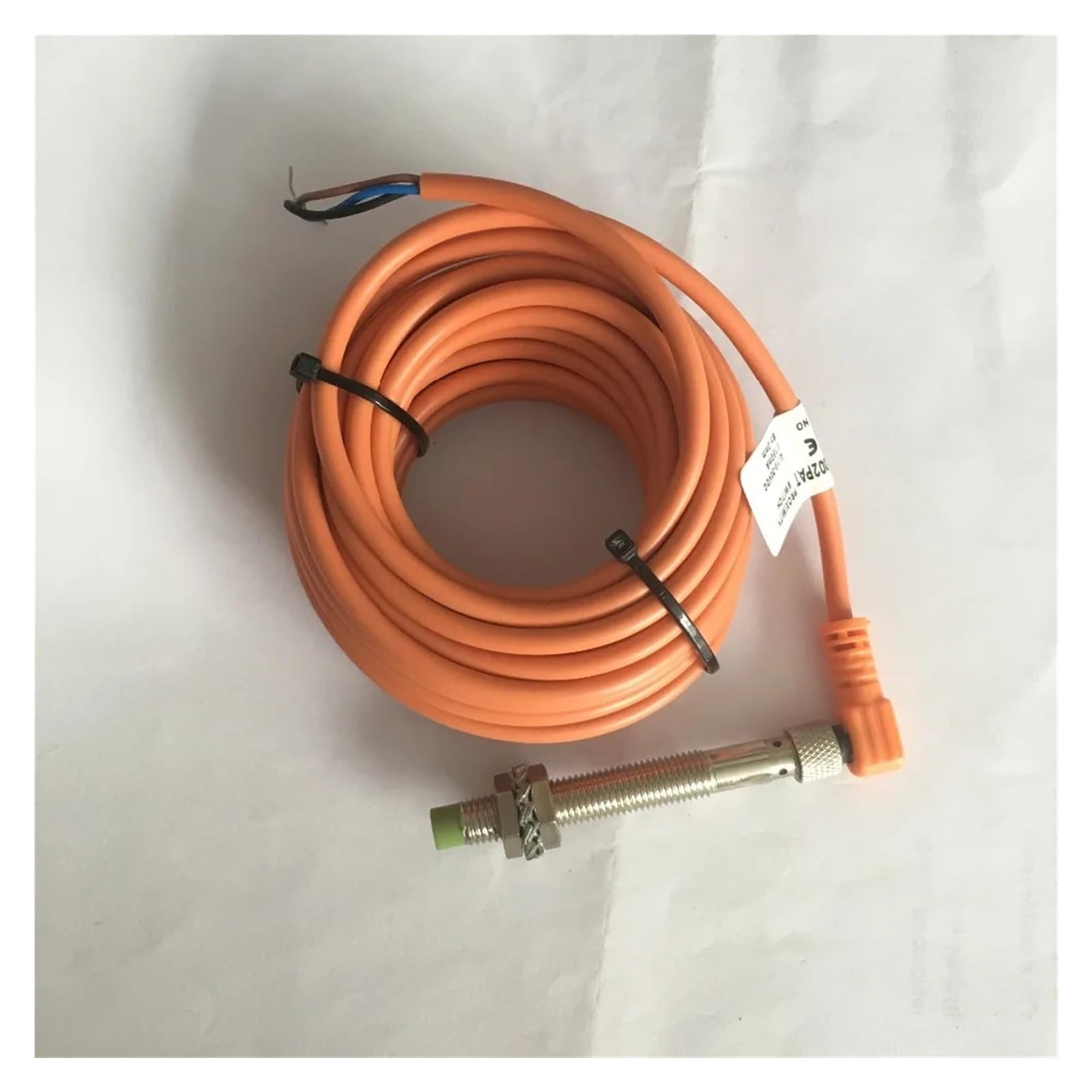 Capteur de proximité M8 avec prise de câble 5m pour montage encastrable