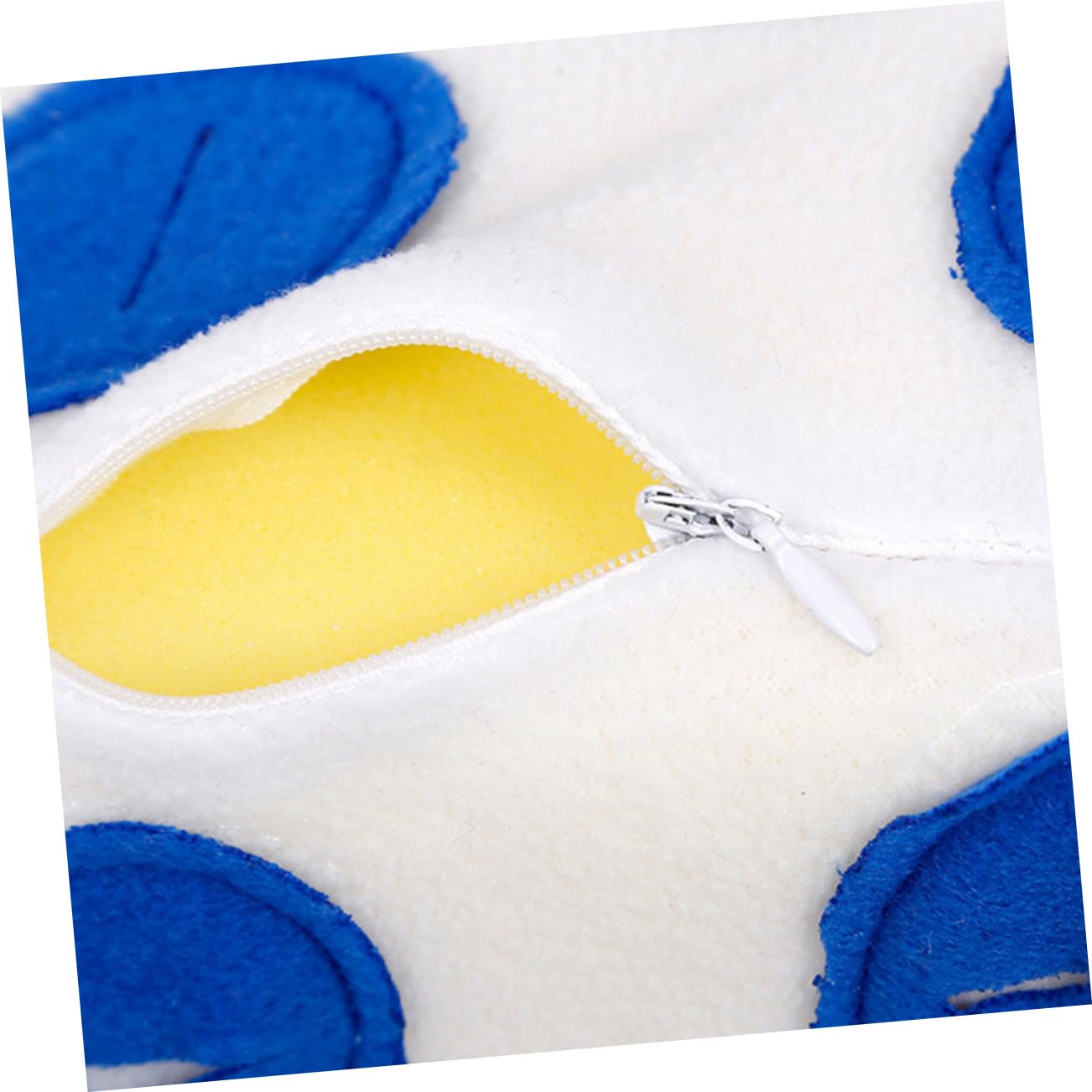 Kisangel Distributeur De Croquettes pour Animaux Forme Dé Jouet Olfactif Peluche Courte Alimentation Lente