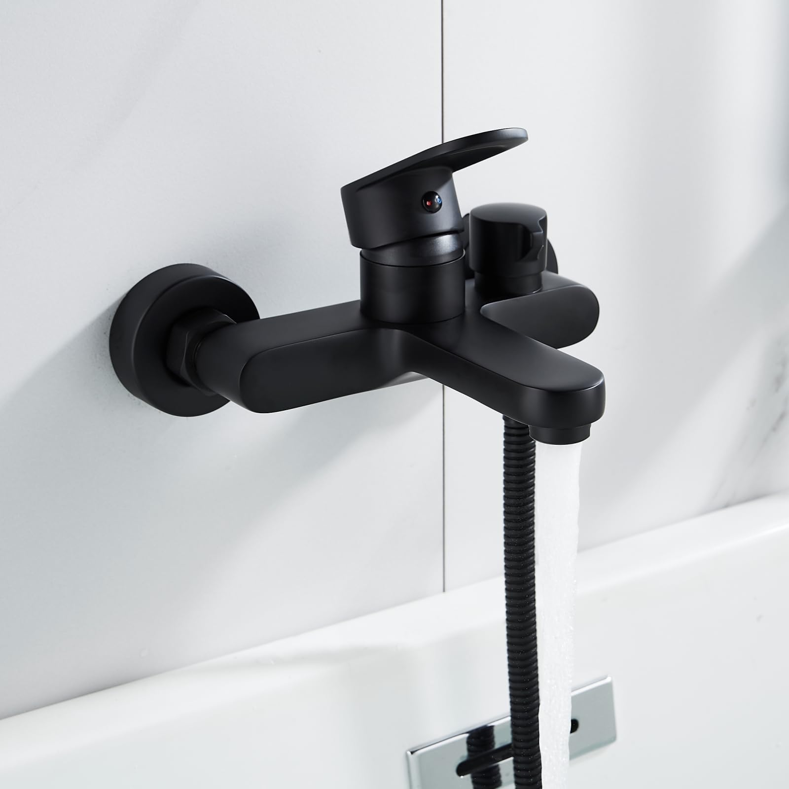 Zwarte Bad Mengkraan Wandmontage Waterval Wandgemonteerde Badkuip Kraan Voor Badkamer Badkraan Met Handdouche Badmengkraan (B