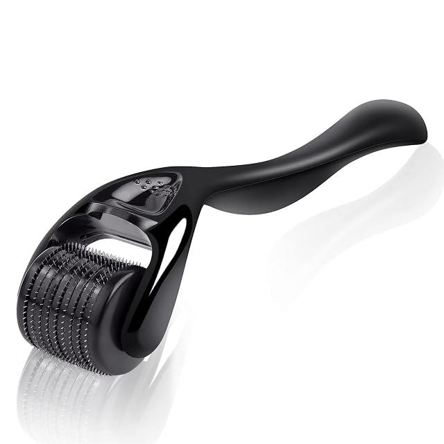 URAQT Derma Roller, Wałek do pielęgnacji brody, Wałek z mikroigłami Titanium 540 dla mężczyzn i kobiet, Wałek z mikroigłami do stymulacji wzrostu włosów, Pielęgnacja skóry twarzy, Przeciwzmarszczkowy efekt starzenia, Usuwanie blizn