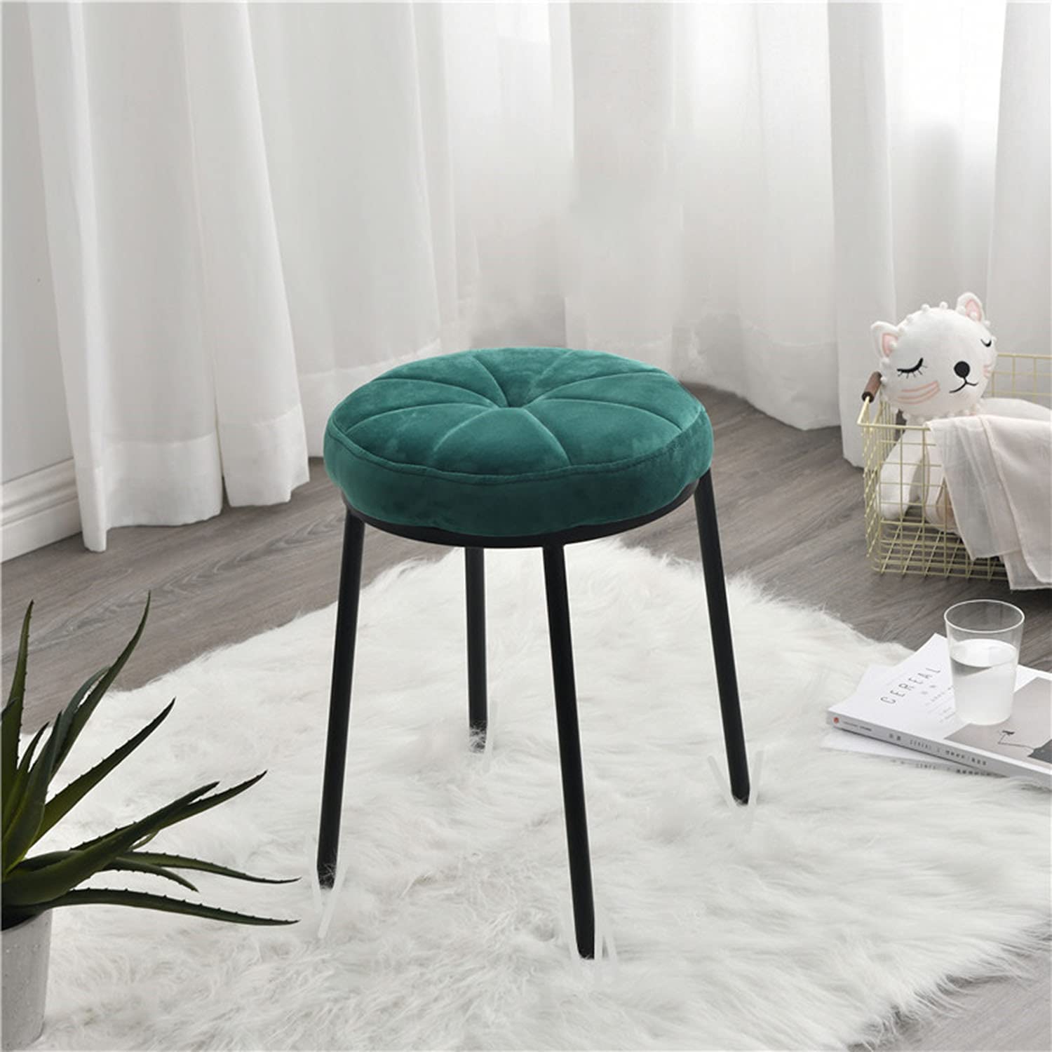 Silla de maquillaje redonda con acabados de lujo y estructura dorada
