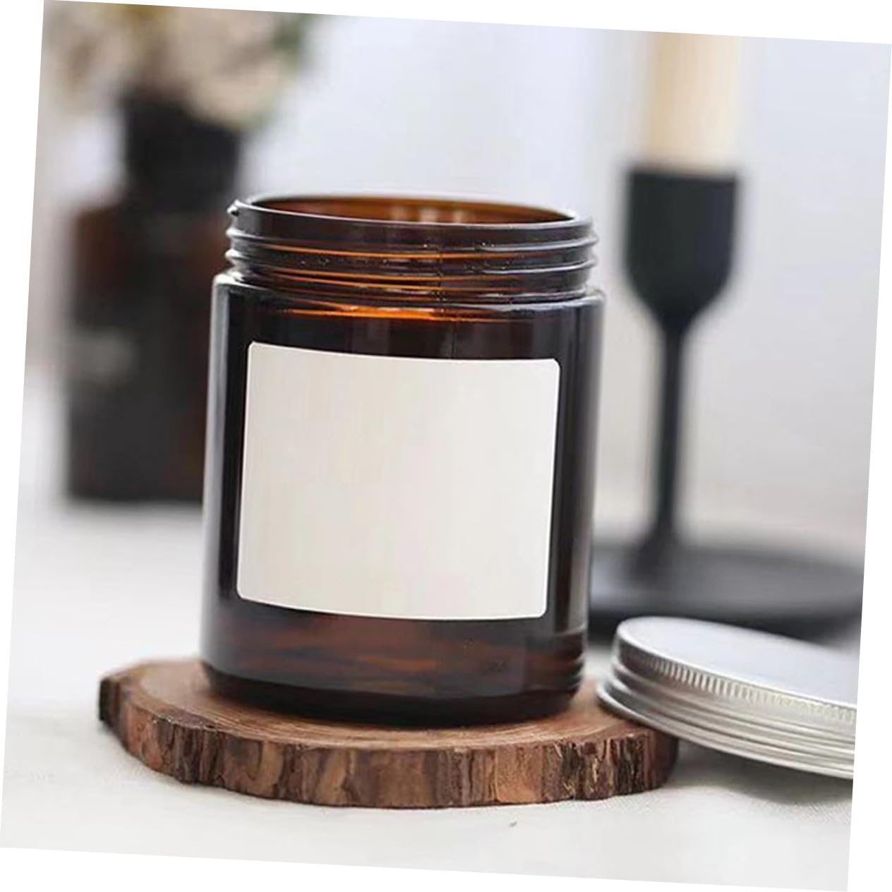 4 Stück Braune Glas Kerzengläser mit Aluminiumdeckel Nachfüllbare Runde Kerzengläser für DIY Soyawachs Eleganter Kerzenbehälter für Aromatherapie und Wohnraumdeko
