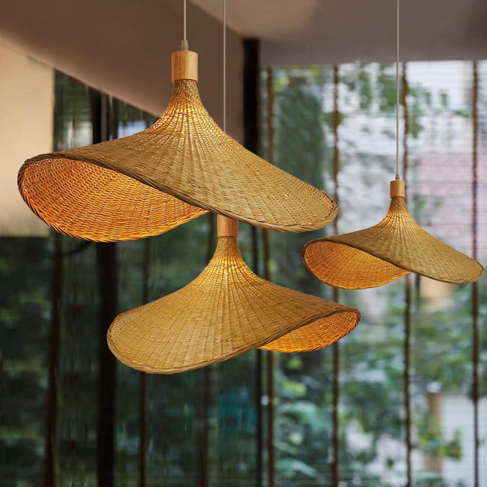 Lampe suspendue en bambou tressé pour illuminer votre salle à manger
