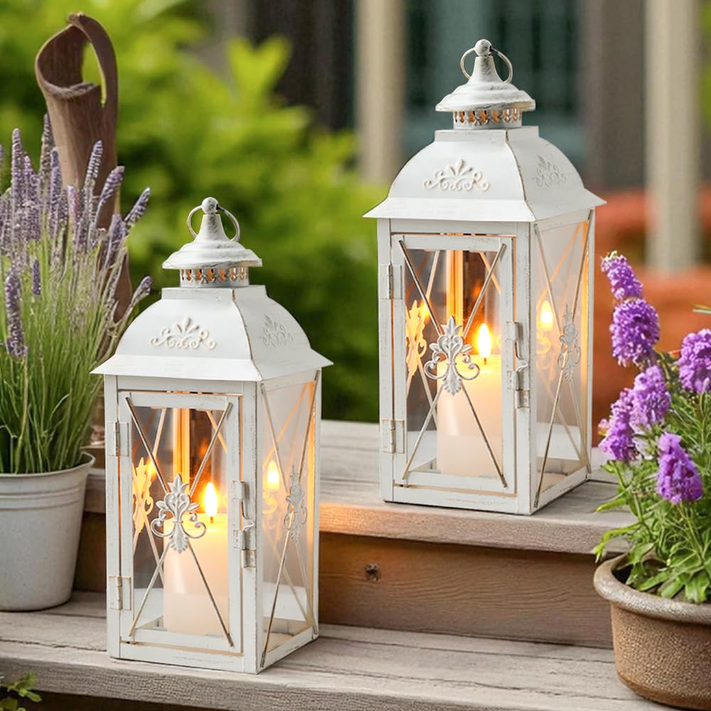 TRIROCKS Set di 2 lanterne vintage da appendere, 34 cm, portacandele decorativo in metallo e vetro temperato, ideali per eventi interni ed esterni, patio, giardino, feste, finitura spazzolata bianca e