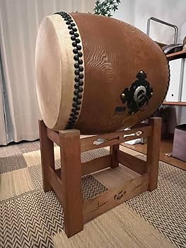 価格16万円程　堀田新五郎商店●和太鼓 台付き、バチセット　9寸 打面26cm程 価格16万円程 堀田新五郎商店○和太鼓 台付き、バチセット 9