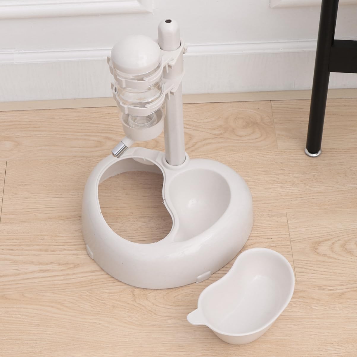 BESPORTBLE Automatic Cat and Dog Drinking Fountain Pet Water Dispenser with Non-Slip Design Easy to Clean for Cats and Dogs White