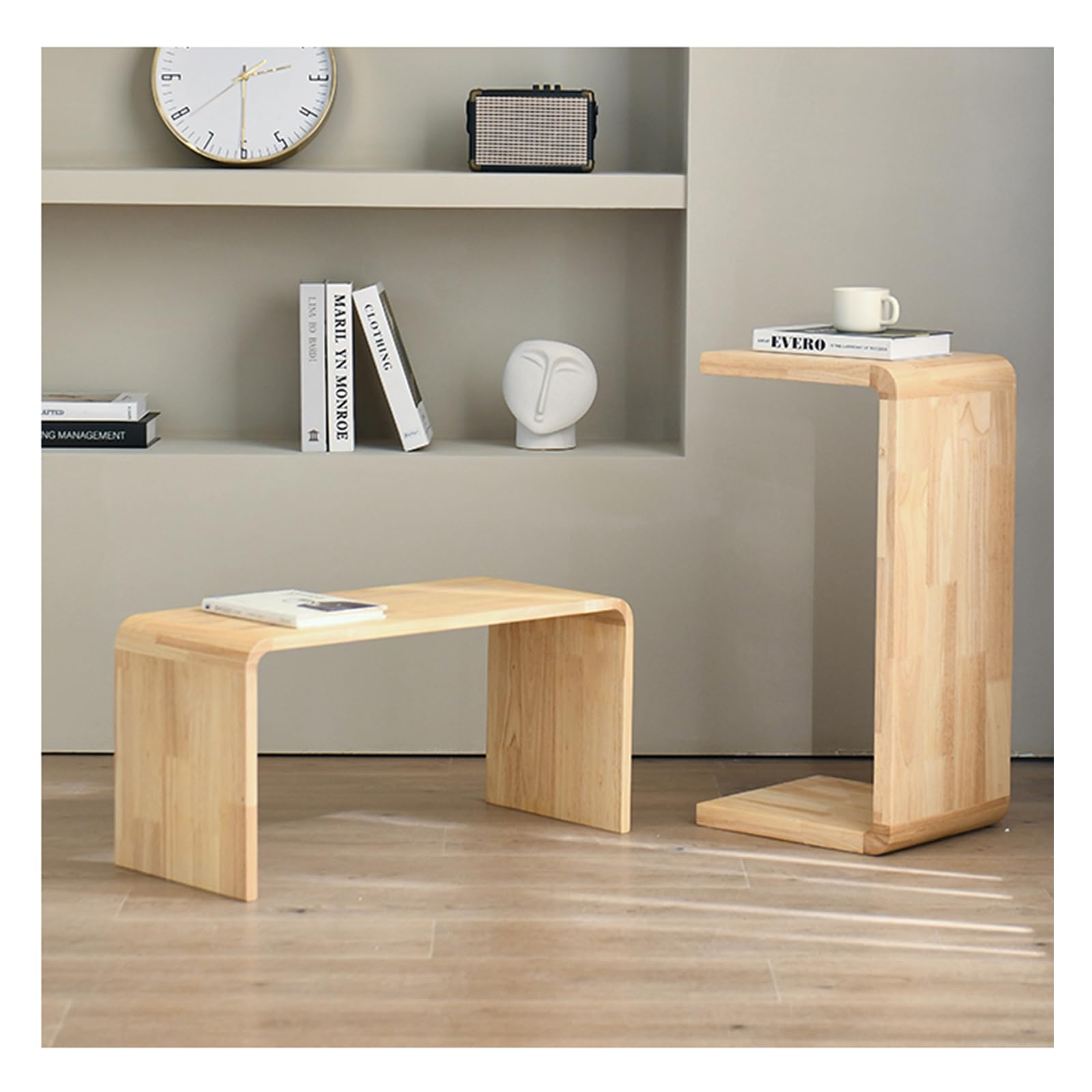 Table d'appoint compacte en bois massif en C : la solution idéale pour petits espaces