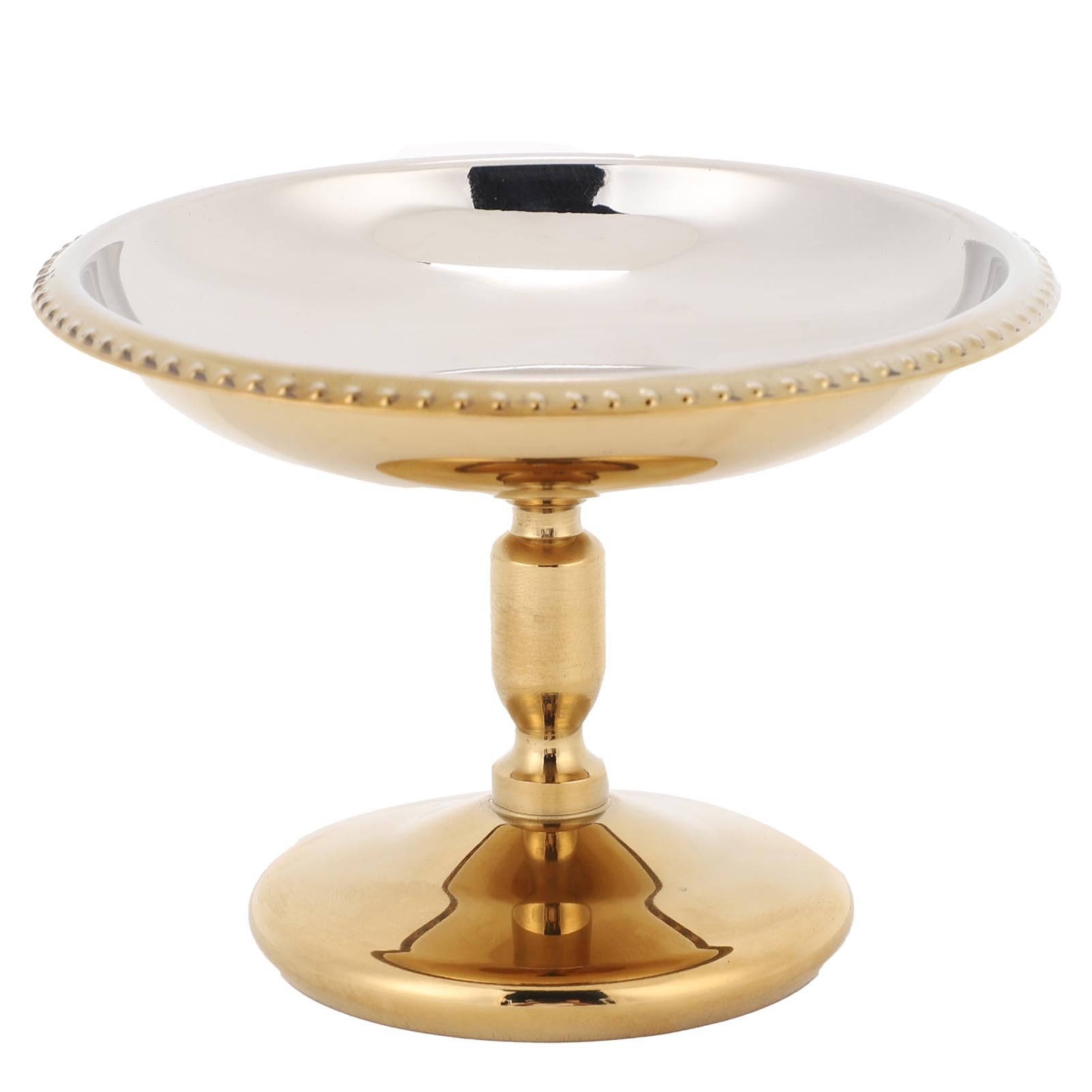 Yaourt et collation servis dans cette magnifique coupe dorée de fête