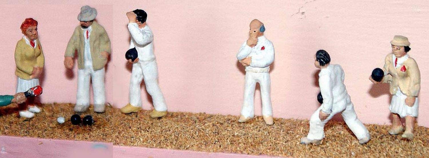 Langley Models Lawn Bowls Players + Bowls OO Scale Metal Model PAINTED F168p