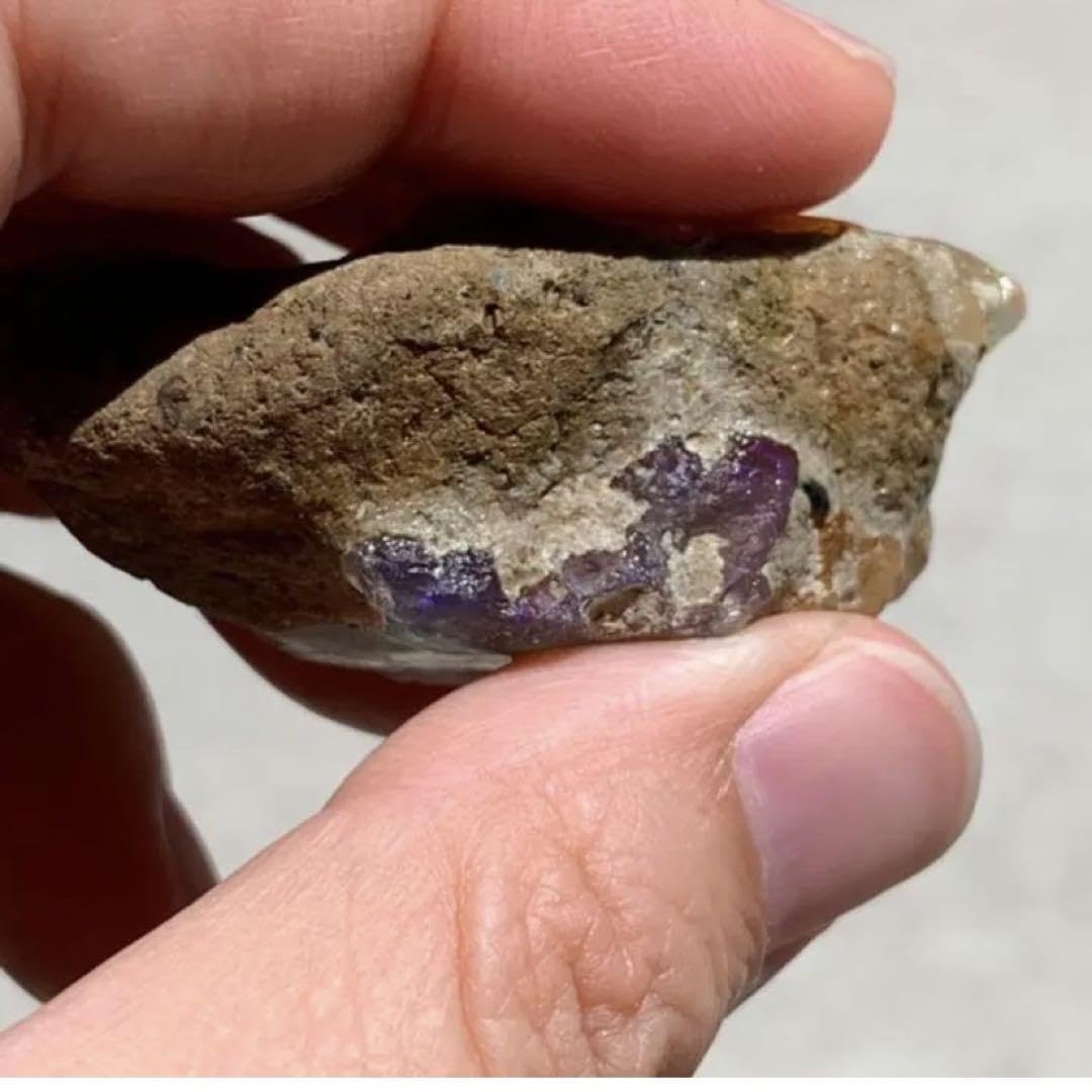 105ctストライプ模様の可愛いオパール原石/鉱物標本 Amazon.co.jp: 105ctストライプ模様の可愛いオパール原石鉱物標本