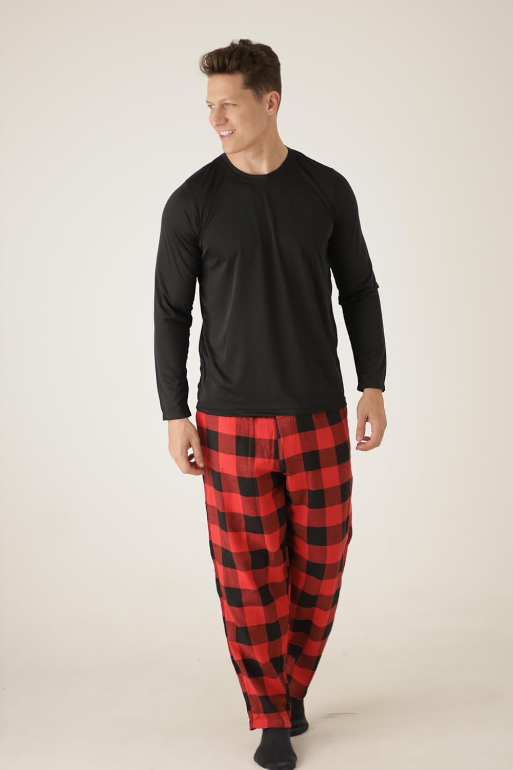 Pijama Masculino Longo Xadrez Frio Inverno De Flanela em promoção! Veja a oferta e mais achadinhos de Moda íntima 5 Hoje é o melhor dia para comprar Pijama Masculino Longo Xadrez Frio Inverno De Flanela com aquele preço maroto! Promoção! Aproveite a oferta! 5