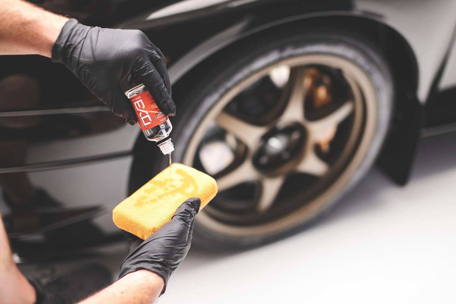 Koch-Chemie Orange Power Cleaner & Pearl Applicator Sponge Bundle